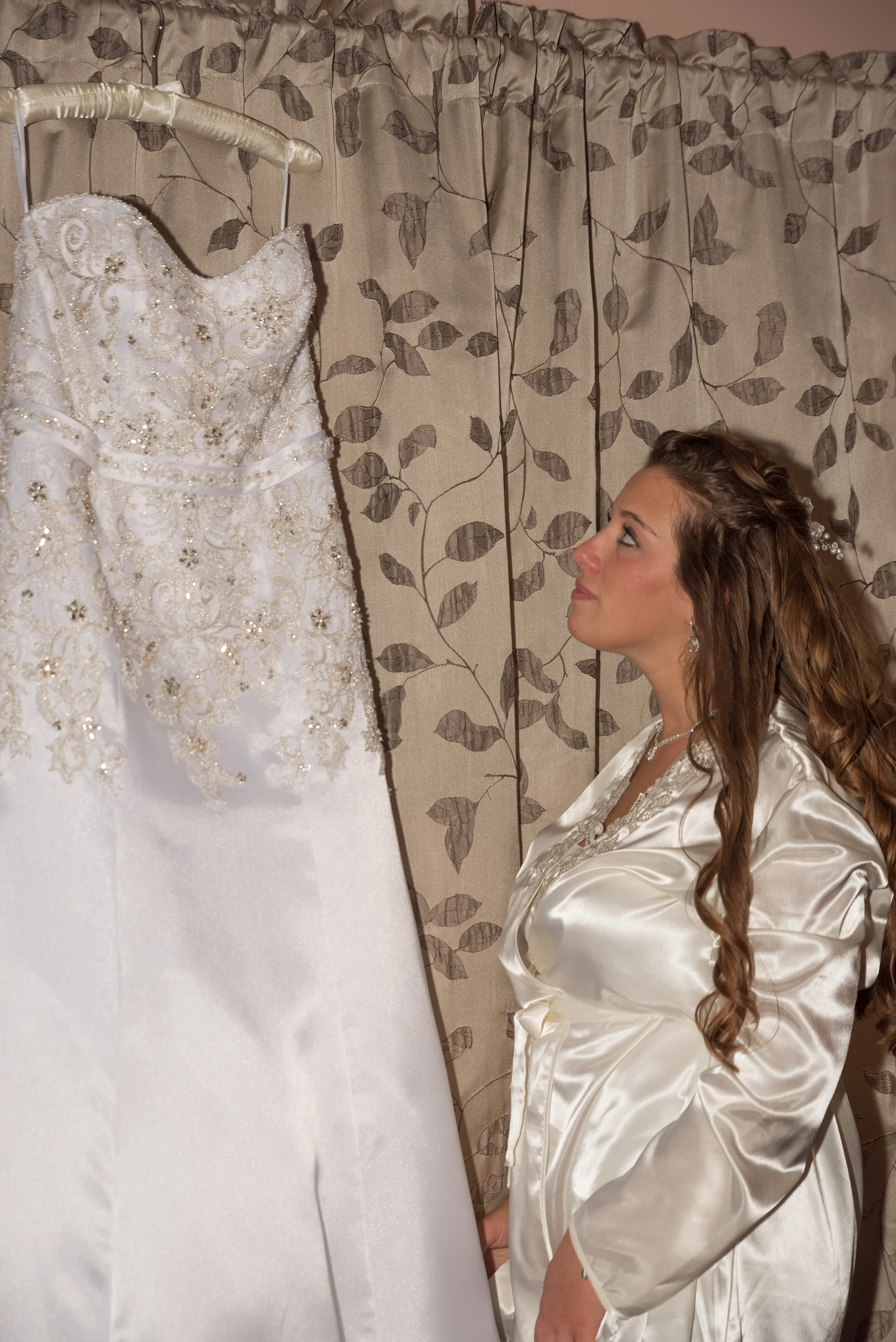 Alicia getting ready-128.jpg