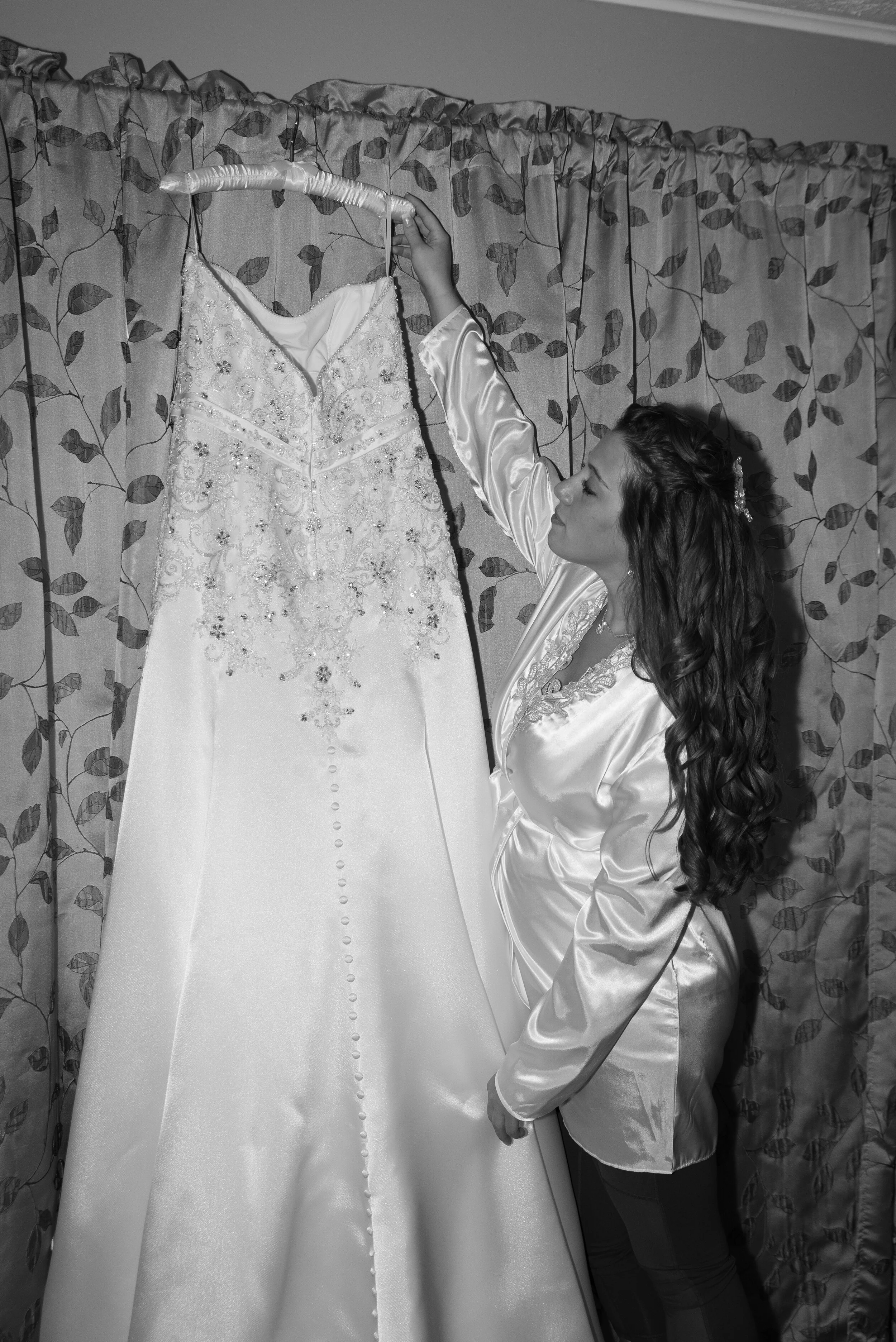 Alicia getting ready-176.jpg