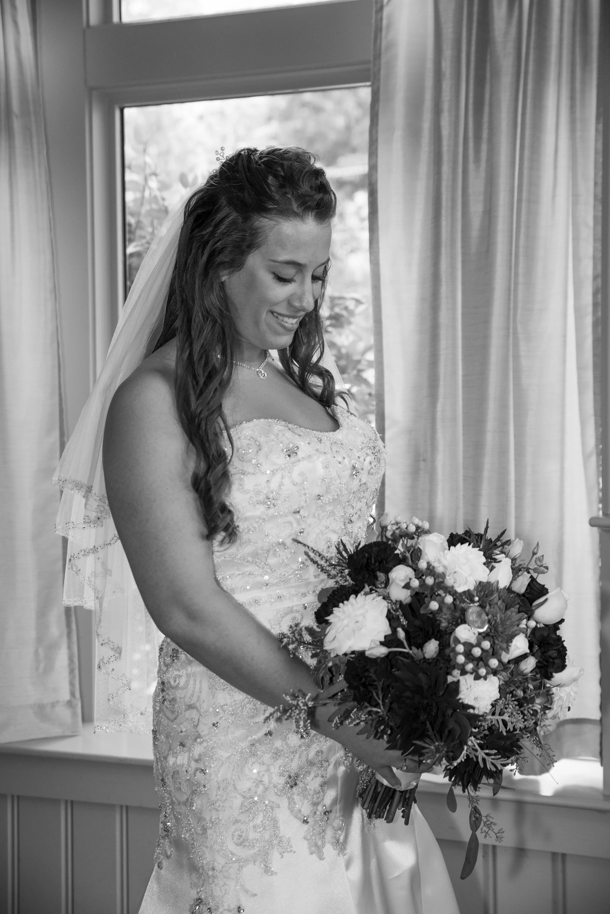 Alicia getting ready-180.jpg