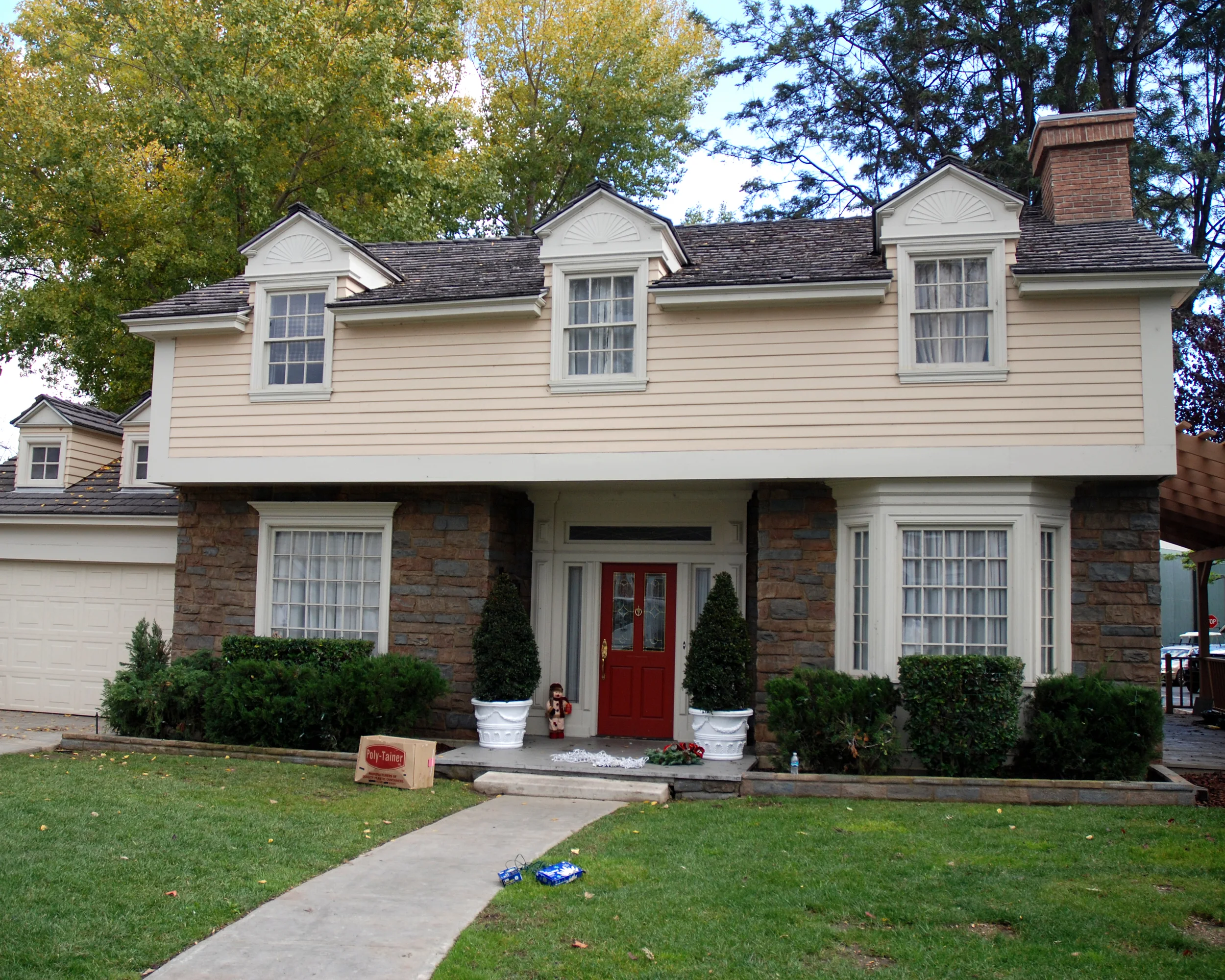  CBS backlot- hero house 