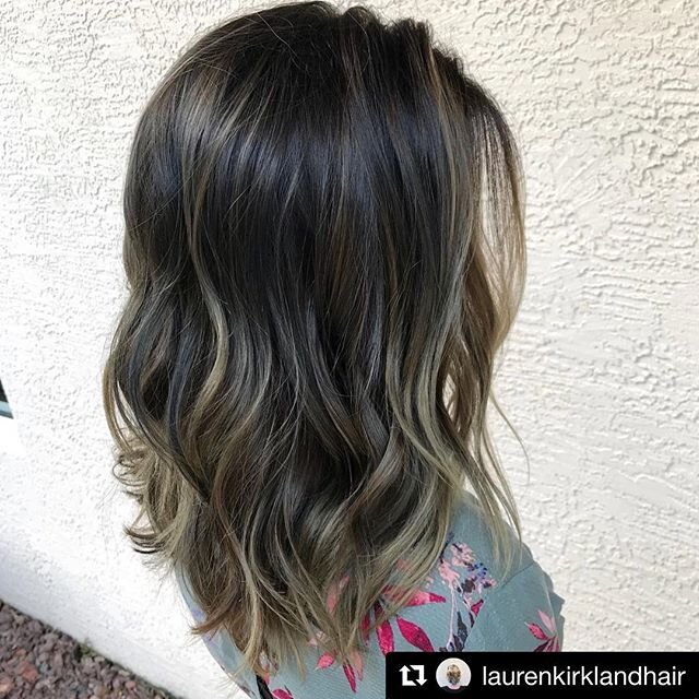 Sooooo rich 😌 by @laurenkirklandhair .
.
.
.
.
.
#laurenkirklandhair #btcpics #behindthechair #americansalon #modernsalon #hairbrained  #hairstylist #beautylaunchpad #maininterest #hairbrained_official #HotOnBeauty #LicenseToCreate #haindpainted #ba