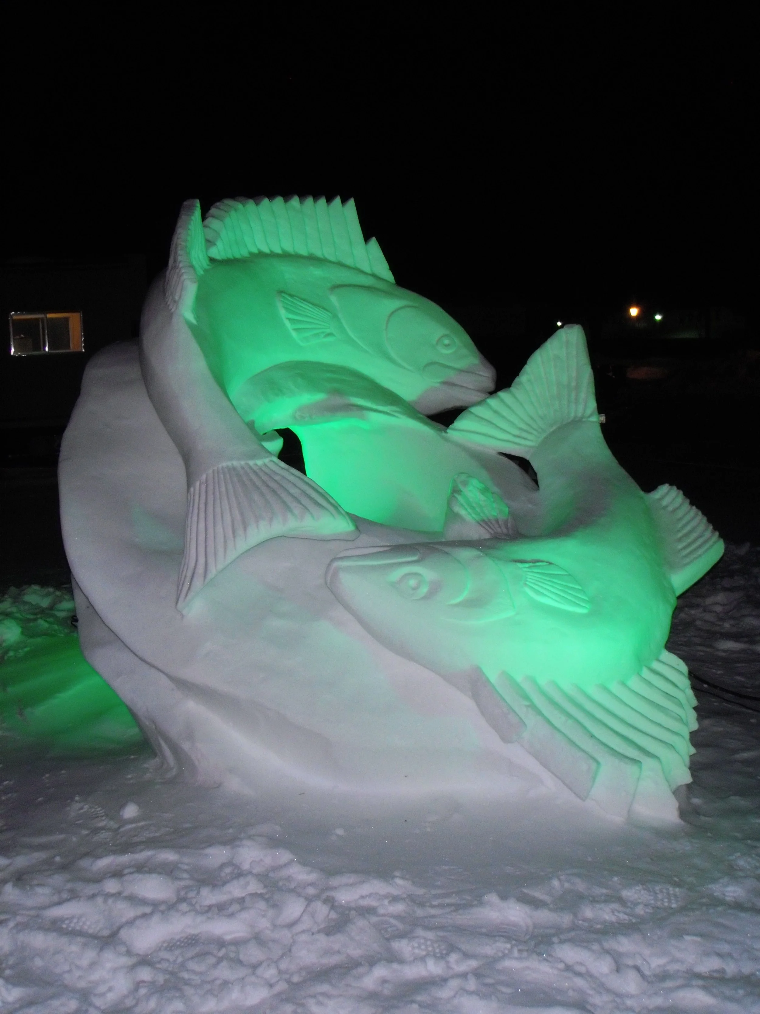   Mobius Fish   8'x8'x8'  Snow Sculpture  St. Paul Winter Carnival&nbsp;  2014 