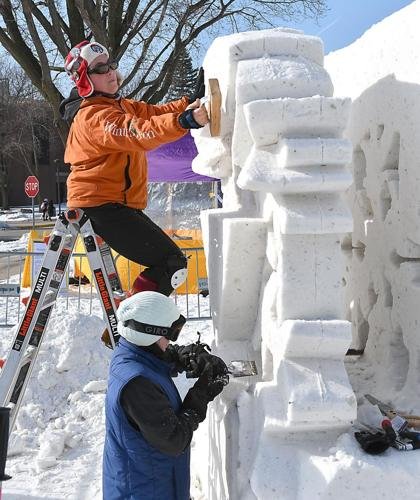  ”PHOTOS: Snow sculptors create giant snowflake at MSU”, Photos by Pat Christmanhttps://www.mankatofreepress.com/multimedia/photos/photos-snow-sculptors-create-giant-snowflake-at-msu/collection_2b0114fe-6636-11eb-8491-efe7b5ae44f6.html#anchor_item_1 
