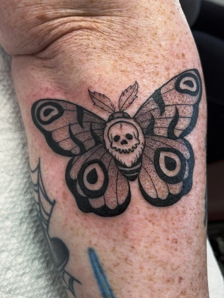 Fun moth from my #spooky flash :)

DM to schedule an appointment