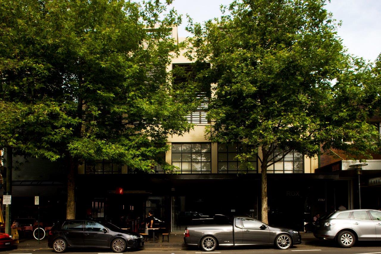ROX, DARLINGHURST 26 residential apartments over retail in an inner-city new build.