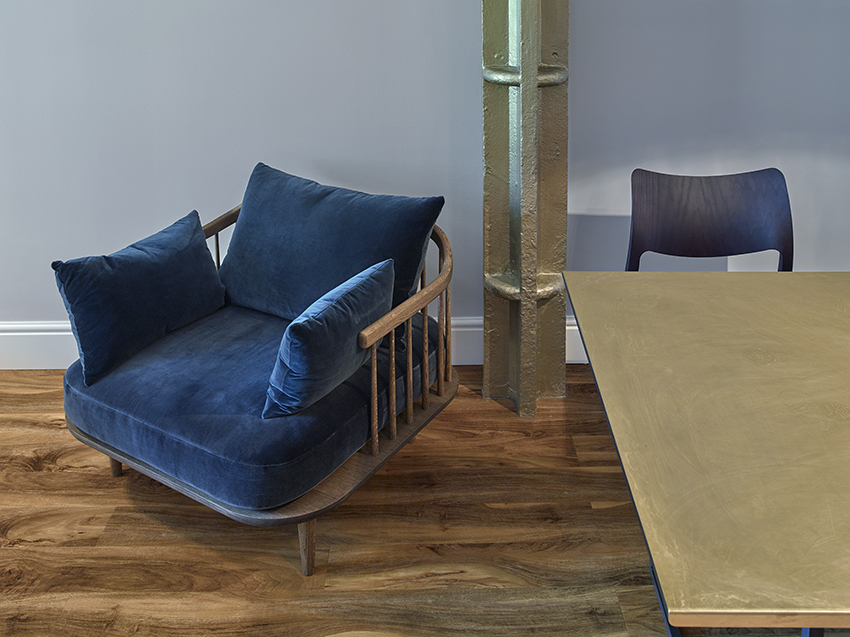 Reading chair in velvet by &Tradition