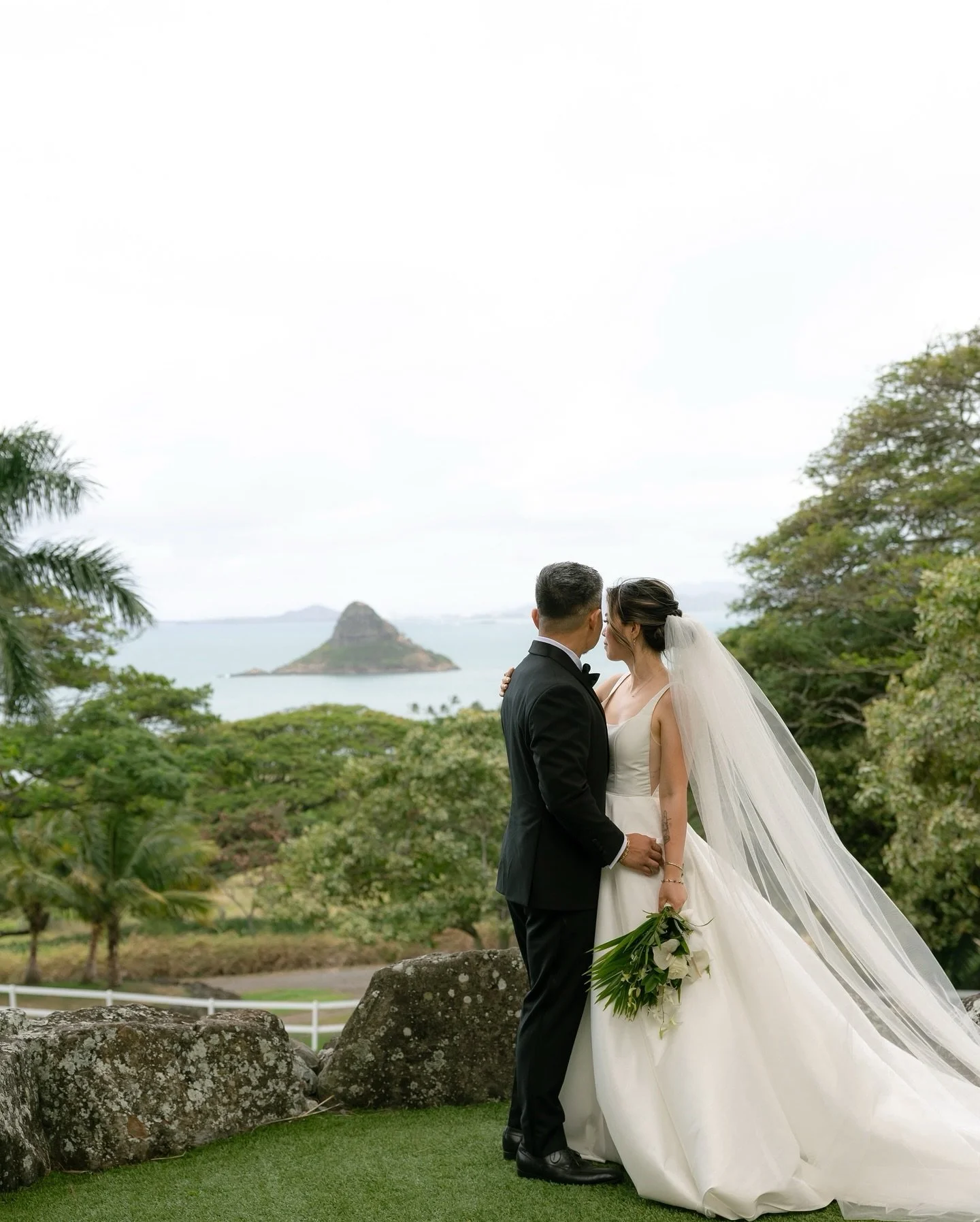 Island love 🌴🤍

A day we&rsquo;ll always remember. Surrounded by cliffs and soft island light, Nestor and Karen shared a wedding full of quiet intimacy, joy, and the magic only Hawaii can hold.
✨💍🌺🌊🤙🏼

Location @kualoaranch @kualoaranchwedding