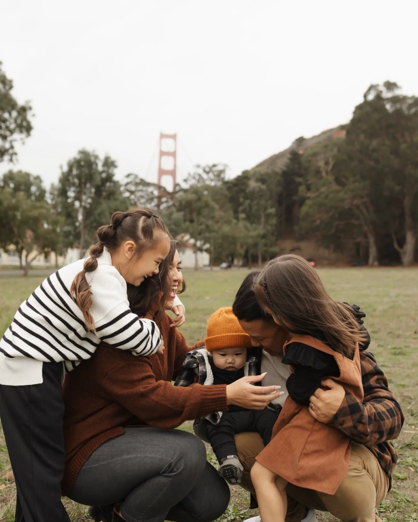 Holding extra close to love &amp; fam this holiday season 🤍

#familyphotos #holidayphotos #sfphotographer #sffamilyphotographer #bayareafamilyphotographer 

Sf Family Photographer | Sf Photographer | Bay Area Family Photographer | Bay Area Family Ph