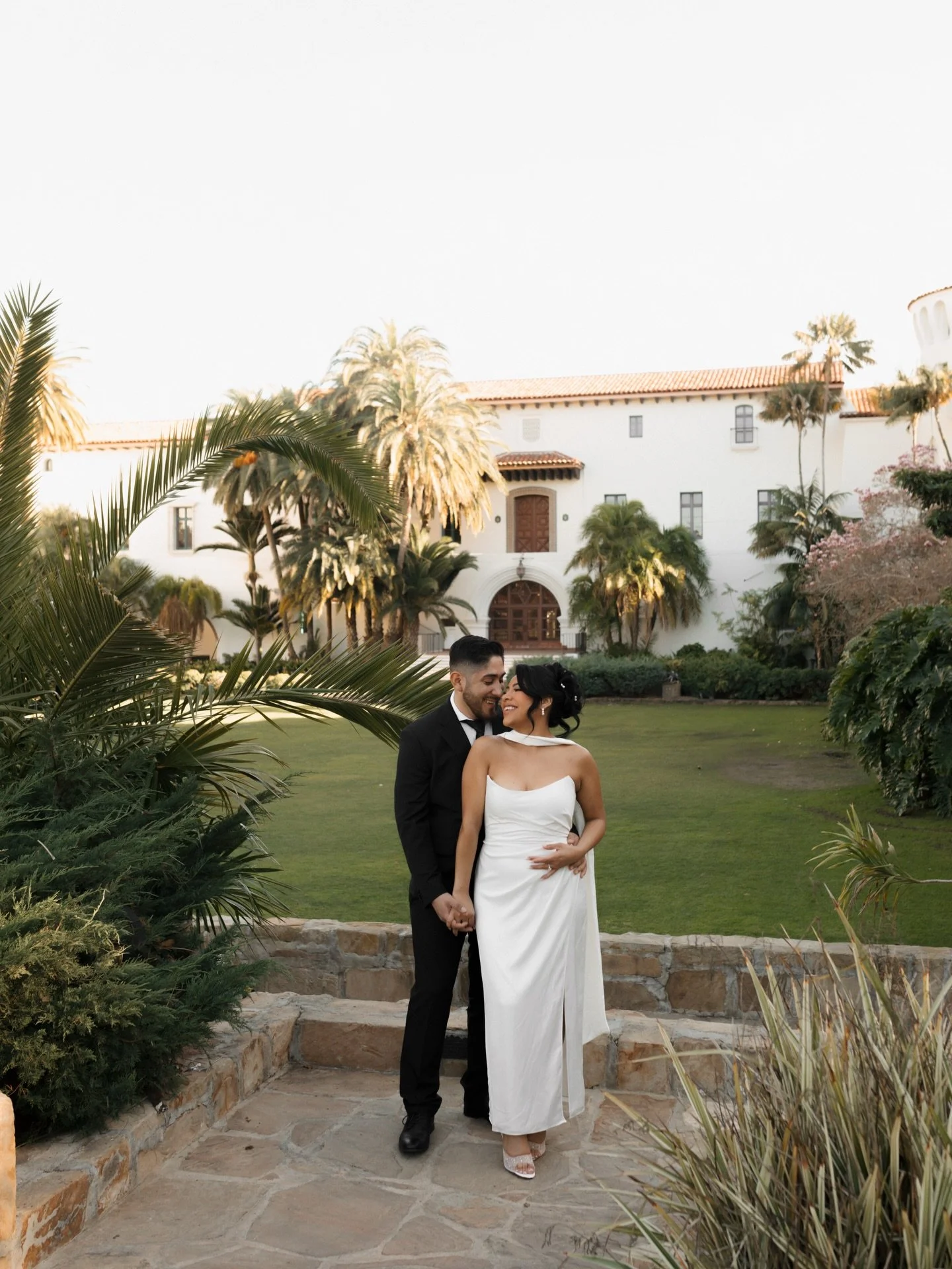 Reliving these moments, forever &amp; ever ✨💍

Details:
Photographers @minraephoto 
Hair Stylist @karinaxjoe 

.
.
#SantaBarbaraElopement #SantaBarbaraWedding
#SantaBarbaraCourthouse #IntimateWedding
#ElopementPhotographer

Santa Barbara elopement |