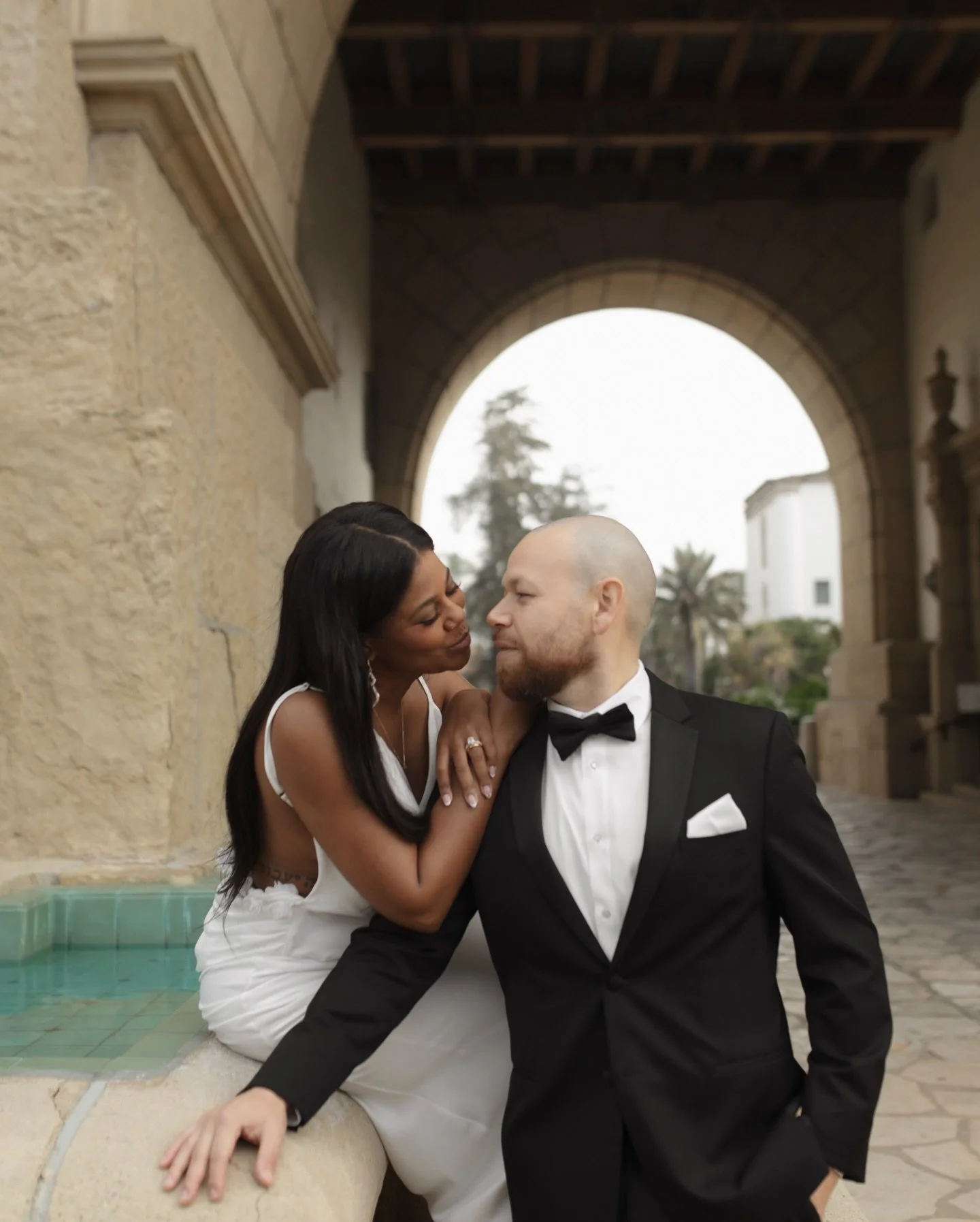 Morning moments captured on digital &amp; 35mm film, from S &amp; L&rsquo;s elopement at the Santa Barbara Courthouse ✨💍🤍

#SantaBarbara #santabarbaracourthouse #santabarbaraweddingphotographer #santabarbaraphotographer #californiaelopementphotogra