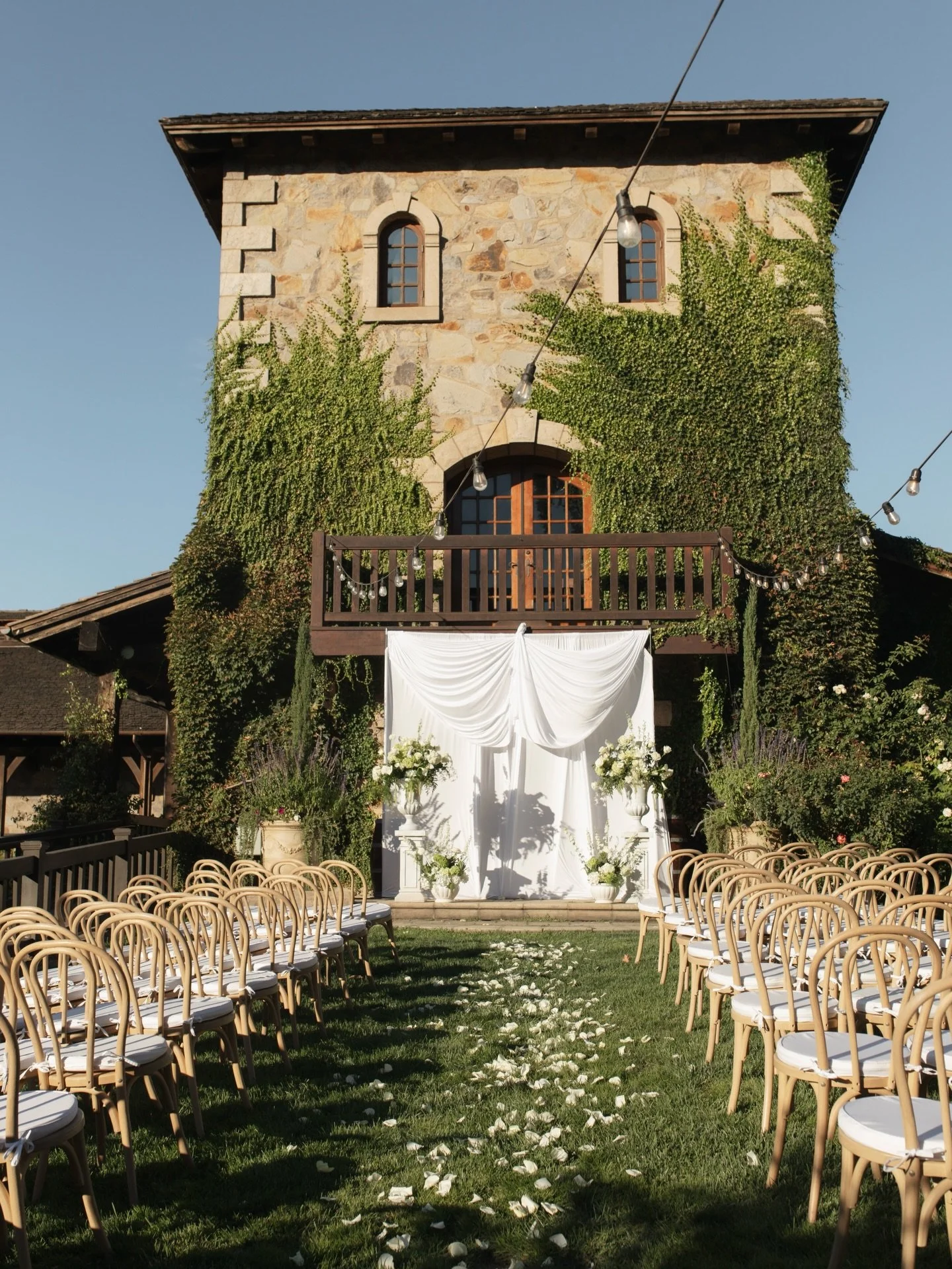 Sammi &amp; Marcus&rsquo; dreamy wedding ceremony ✨

It&rsquo;s the kind of day where the air feels still, vows hit deeper, and not one dry eye is left behind 💍🤍

#weddingphotos #northerncaliforniaphotographer 
#napaweddingphotographer #napaphotogr