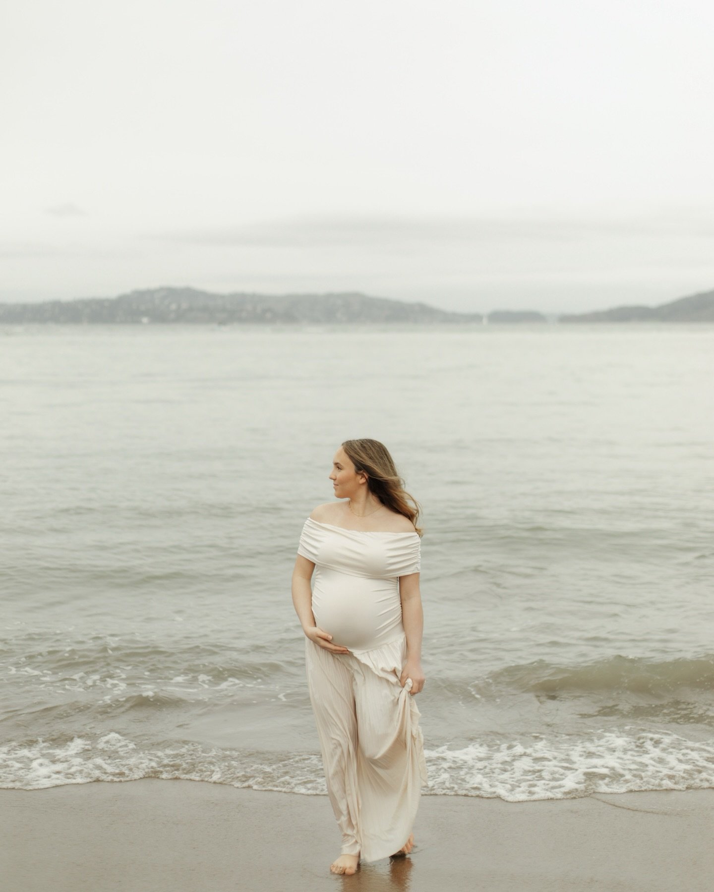 One in her arms, one in her tummy, and a whole lot of love in between 🤍

Documenting this chapter with the Golden Gate Bridge as their backdrop, iconic, just like this season ✨🌊

#maternity #maternityphotographer #bayareaphotographer #bayareamatern