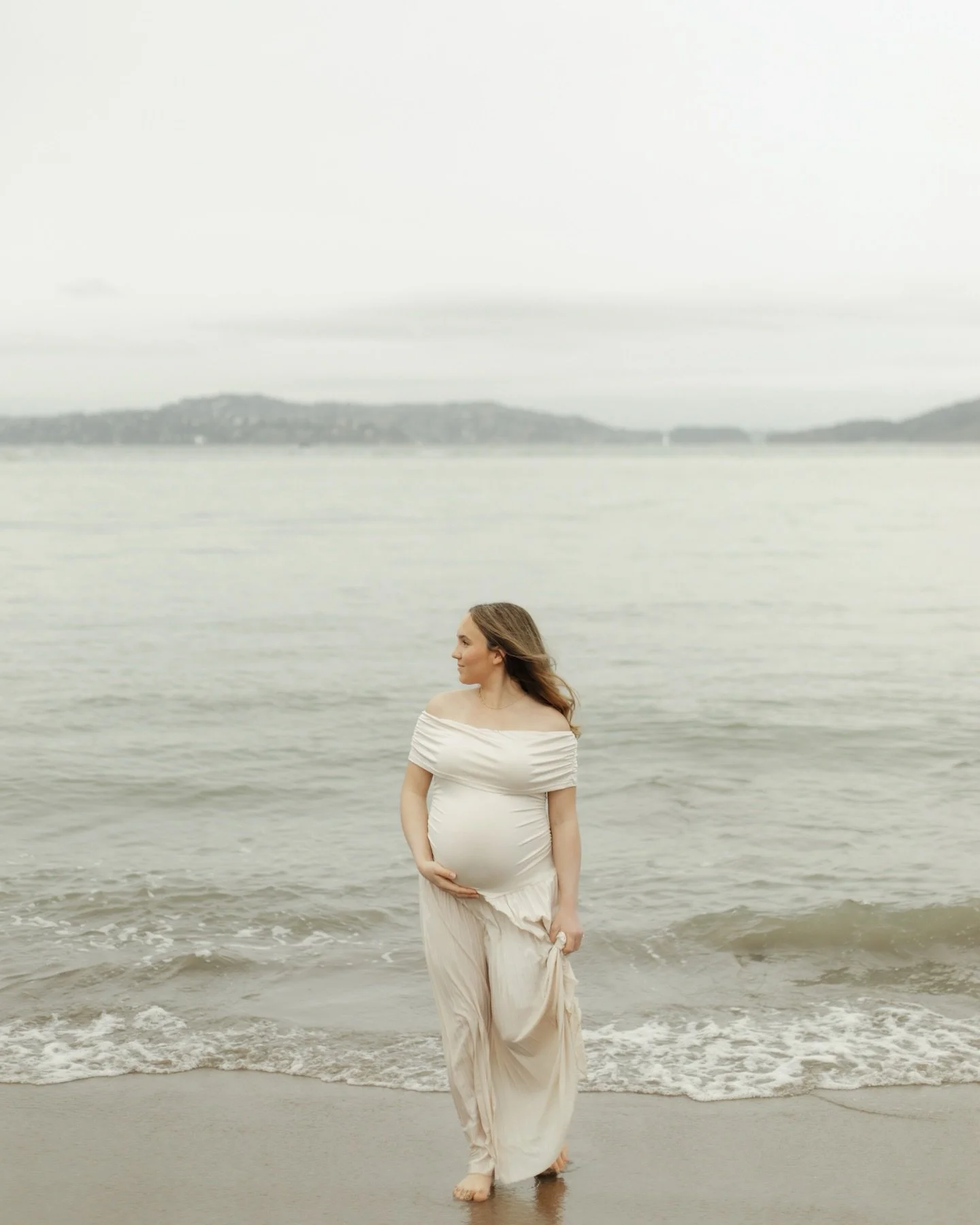 One in her arms, one in her tummy, and a whole lot of love in between 🤍

Documenting this chapter with the Golden Gate Bridge as their backdrop, iconic, just like this season ✨🌊

#maternity #maternityphotographer #bayareaphotographer #bayareamatern