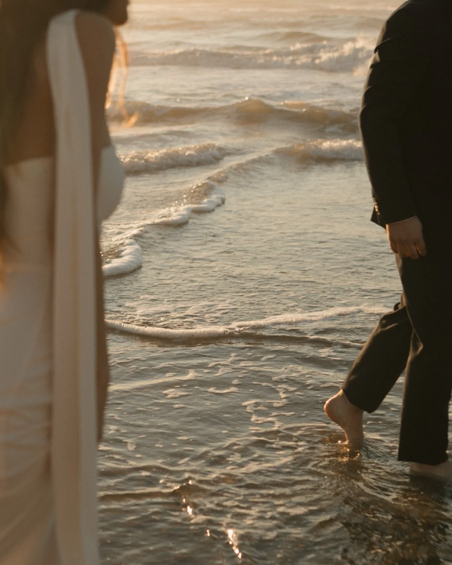eloped, lovers, &amp; the sea ✨🌊💍
.

.
 #elopement #bayareaphotographer #bayareaweddingphotographer #morrobayphotographer #sfweddingphotographer 
Morro Bay elopement photographer | Monterey Bay elopement photographer | San Francisco elopement photo