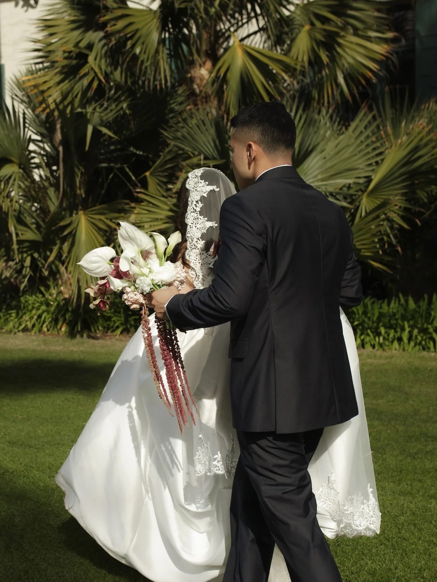 roaming the santa barbara courthouse with j &amp; c

if an intimate courthouse elopement has been on your heart, consider this your sign ✨💍

#santabarbaracourthouseelopement #santabarbarawedding #santabarbaraphotographer #santabarbaraelopement #cali