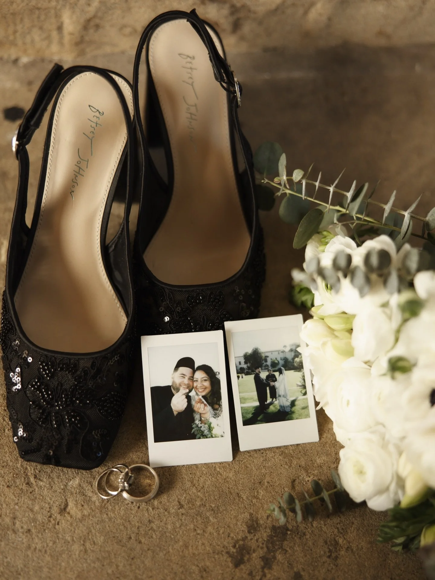 Moments from Shazia &amp; Griffin&rsquo;s Santa Barbara Courthouse Elopement we&rsquo;ll never forget 🤍

#santabarbaracourthouse #santabarbarawedding #santabarbaraelopement #santabarbaraphotographer #santabarbaracourthousephotographer 

Santa Barbar