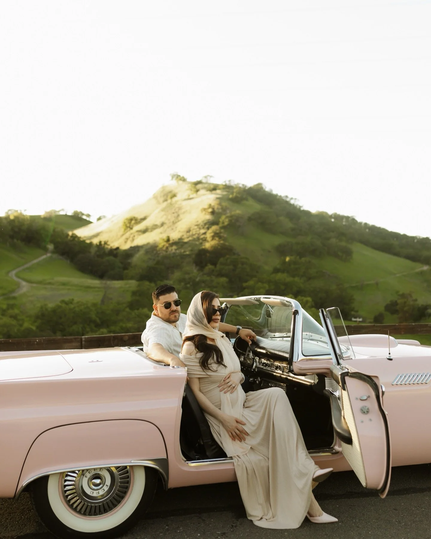 Baby Martin, coming soon 💕

Details:
Photographers @minraephoto 
Car- @pinkweddingcar 

#maternityphotos #genderreveal #bayareaphotographer #bayareamaternityphotographer #walnutcreekphotographer 

maternity photoshoot | baby girl on the way | gender