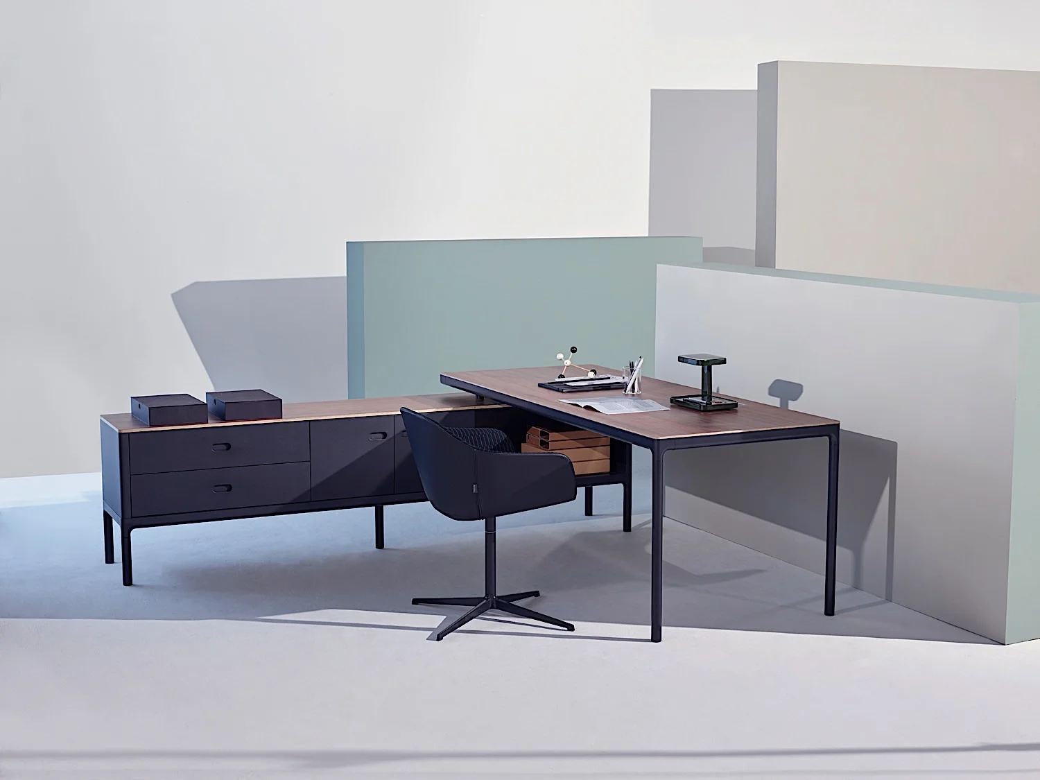 Edge office Executive desk