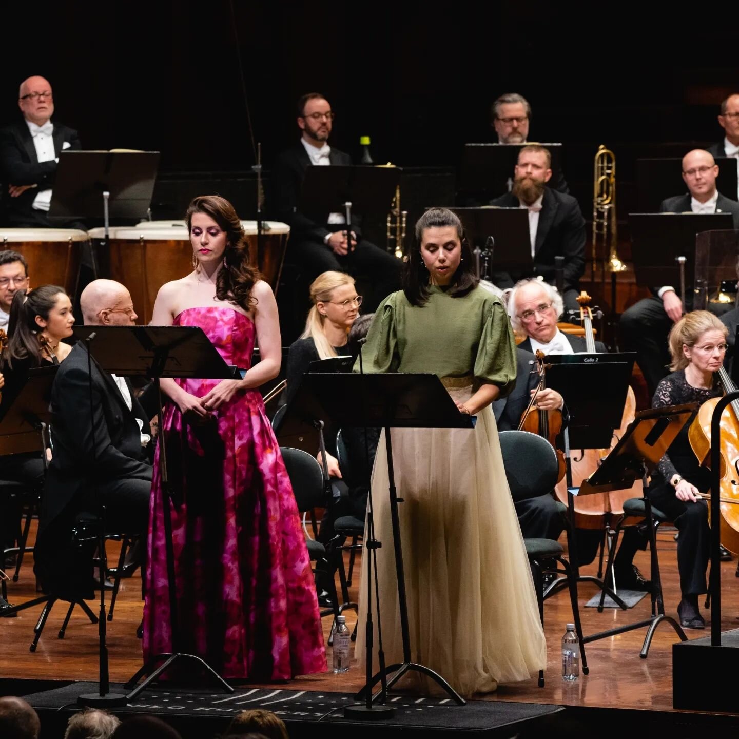 Got to experience singing Beethoven's Missa Solemnis in Oslo with @filharmonien and @oslofilharmoniskekor under the baton of @klausmakelaofficial last week.
Two sold out concerts with high musical energy and intensity💥!!! A night to remember!

It is