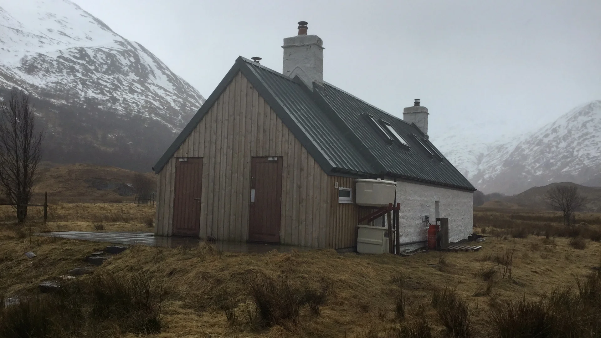 Athnamullach Bothy.jpg
