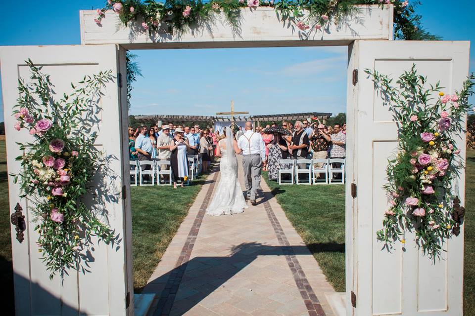 rusticweddingdoors.jpg