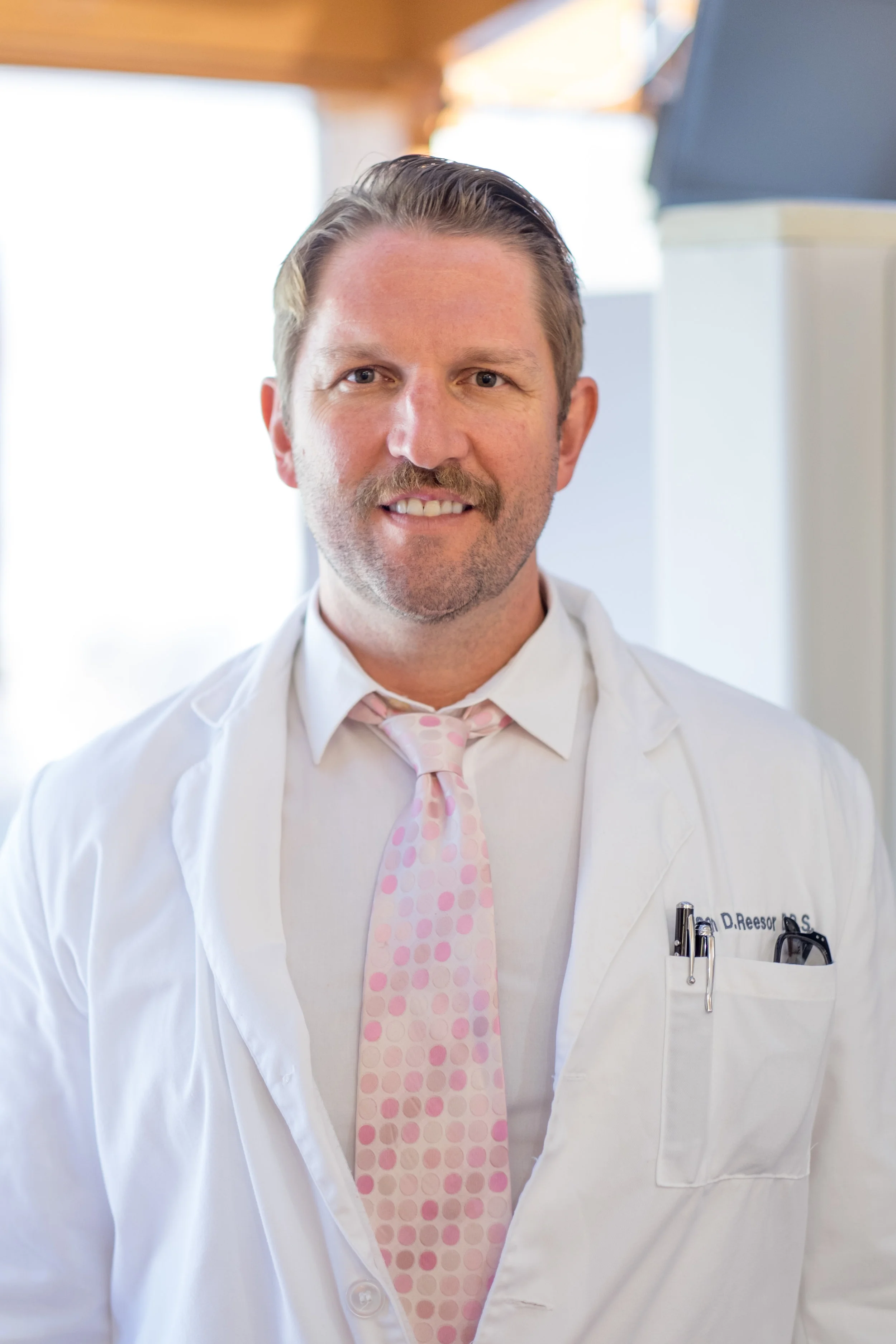 Town Center dentistry in Rancho Bernardo has the best dental specialists in San Diego. Dr. Robert Camhi is a dental specialists with training to give you the best dental service. 