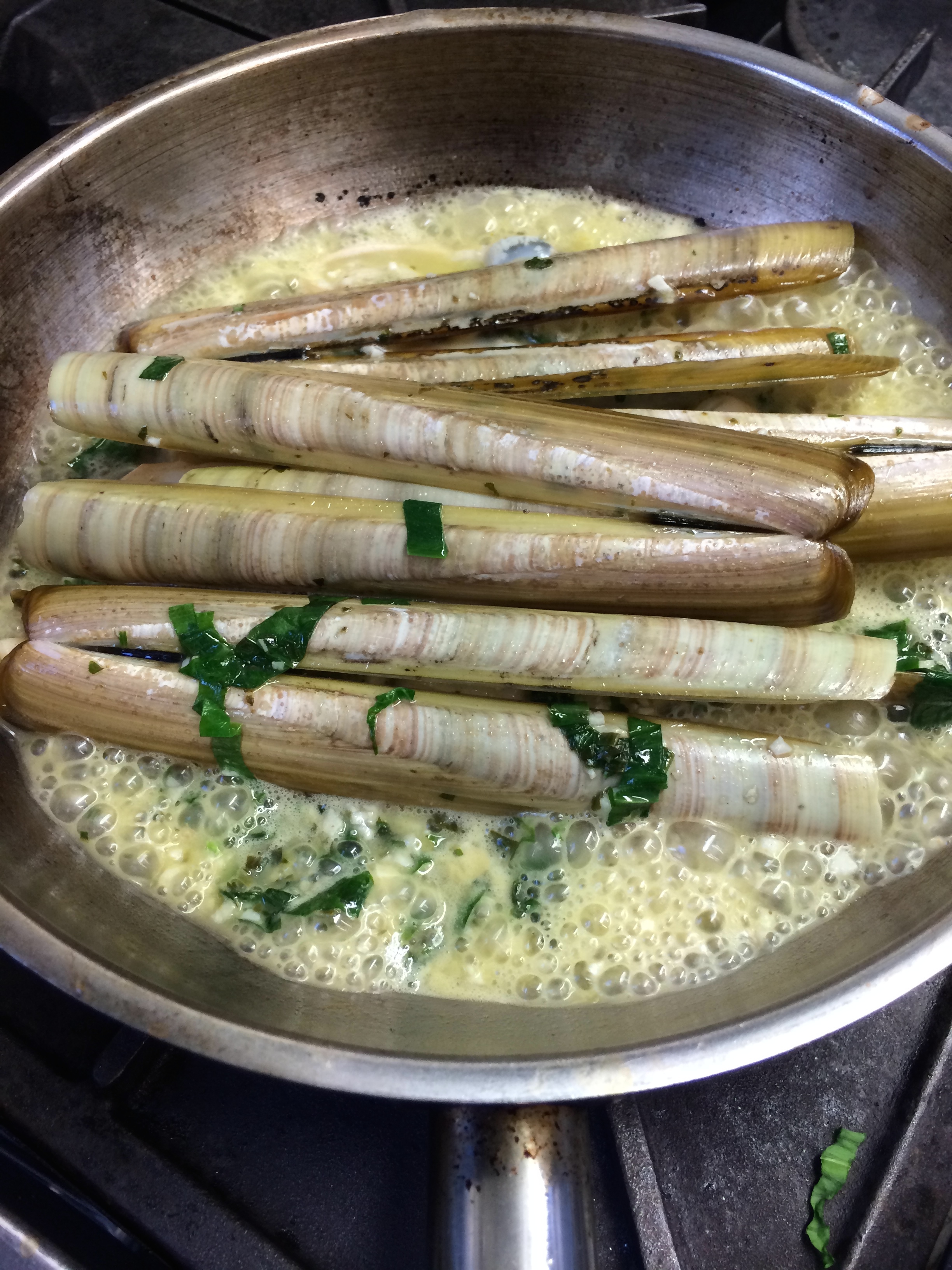 Razor clams with lemon garlic-butter