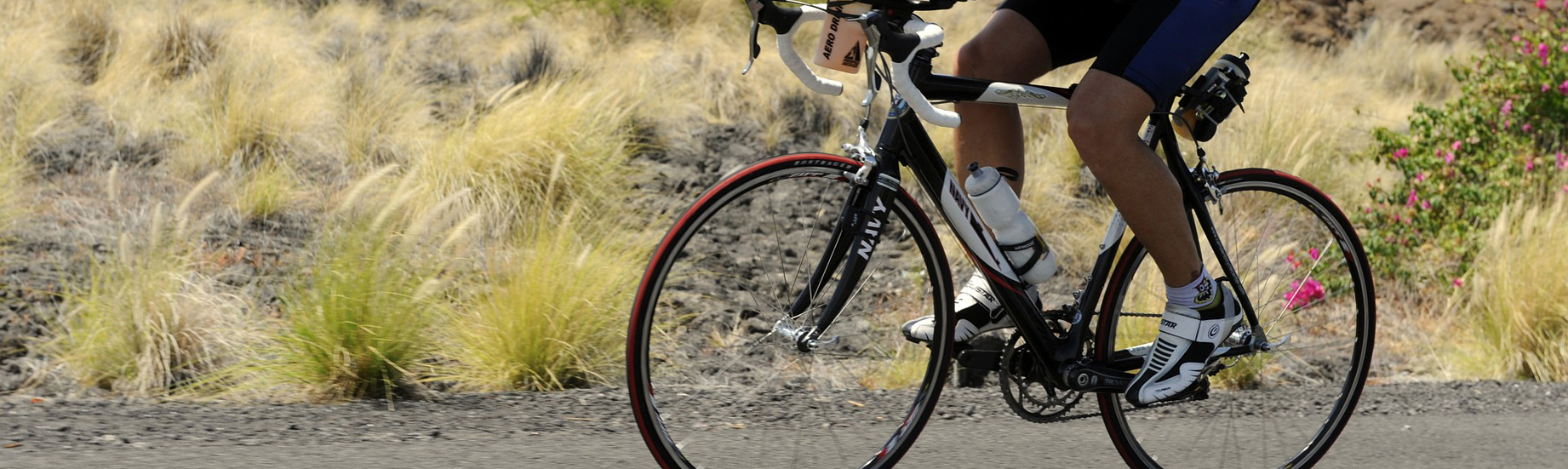 cycling-800834_1920.jpg