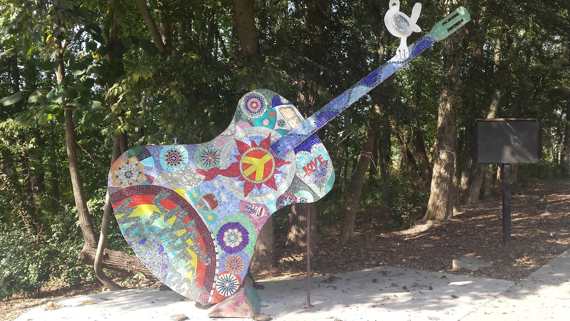 woodstock-georgia-mosaic-guitar.jpg