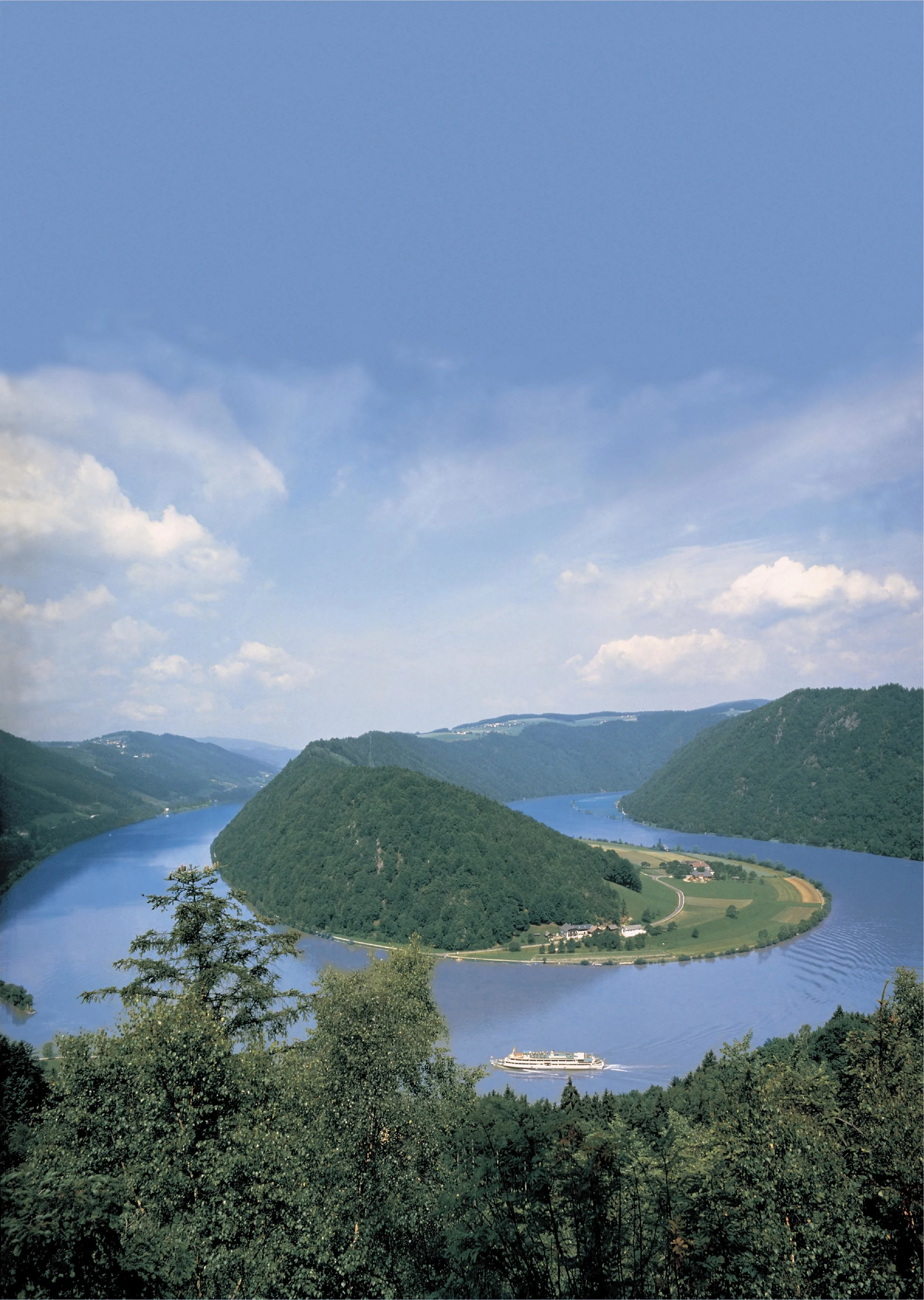 DonauwalzerDonauschlinge.jpg
