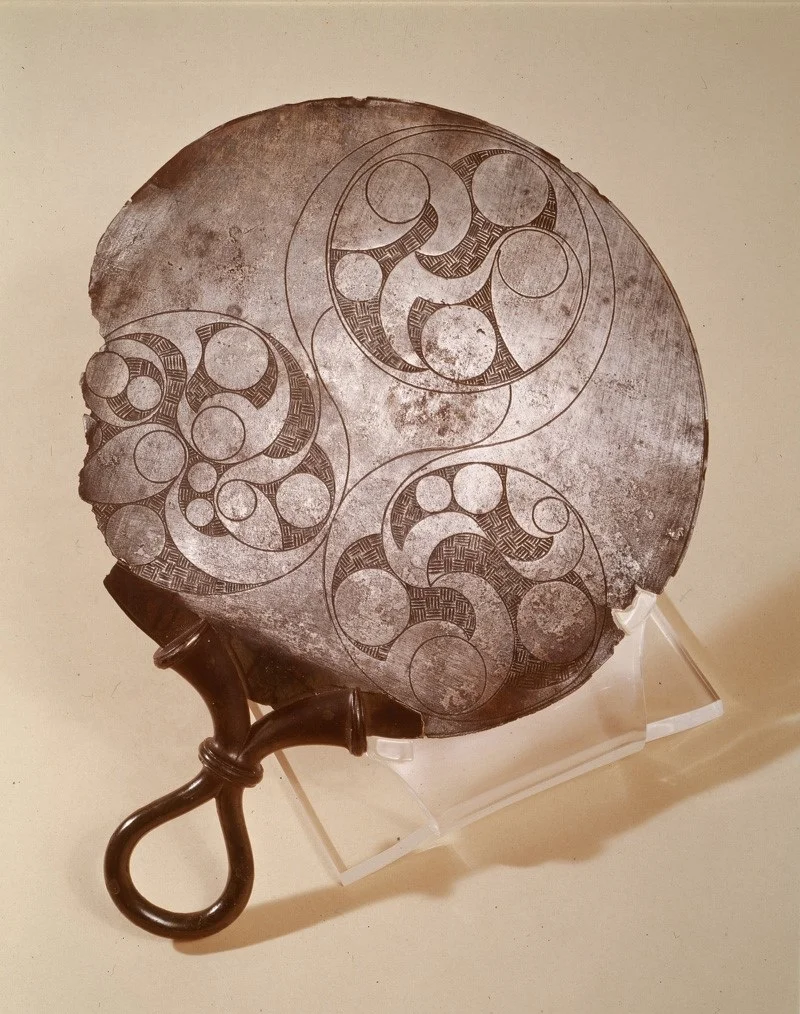 The ‘Mayer’ Mirror. Found in the south east of England. First century BCE. Engraved bronze. World Museum, Liverpool. Image Source: http://www.celticmirrors.org/#20