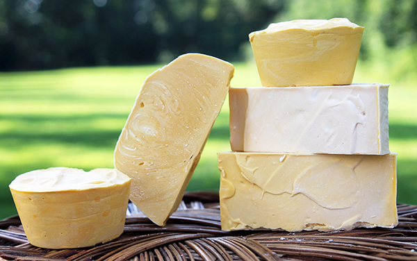 Shampoo bars - Perfect for traveling! Soft shampoo for a clean finish. Made in the US & DR.