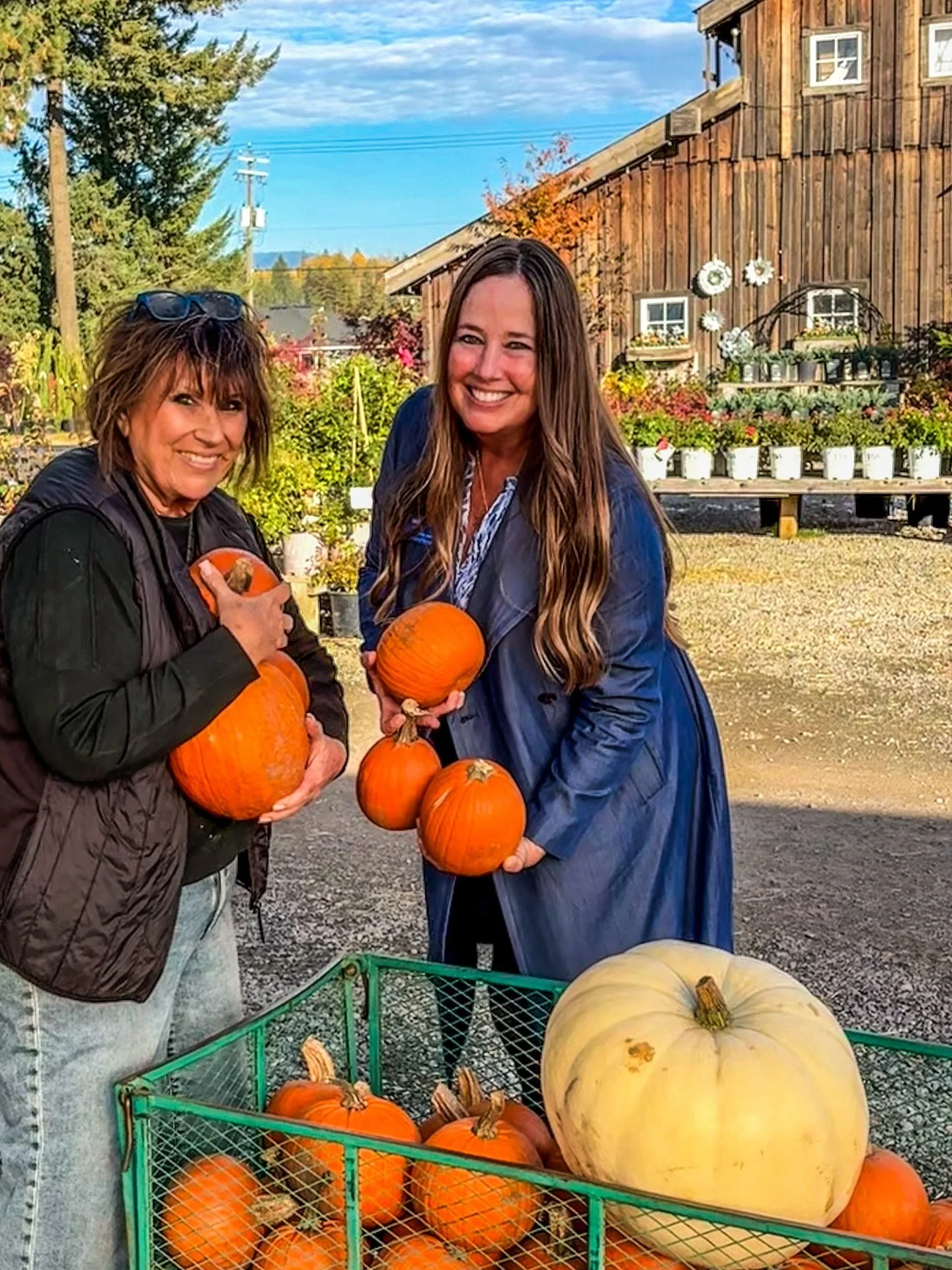 π A cart full of pumpkins means a heart full of good wishes! π
We’re so happy to share that we got to donate pumpkins to the Make-A-Wish Idaho Foundation — spreading fall cheer to local kids and their families right here in North Idaho