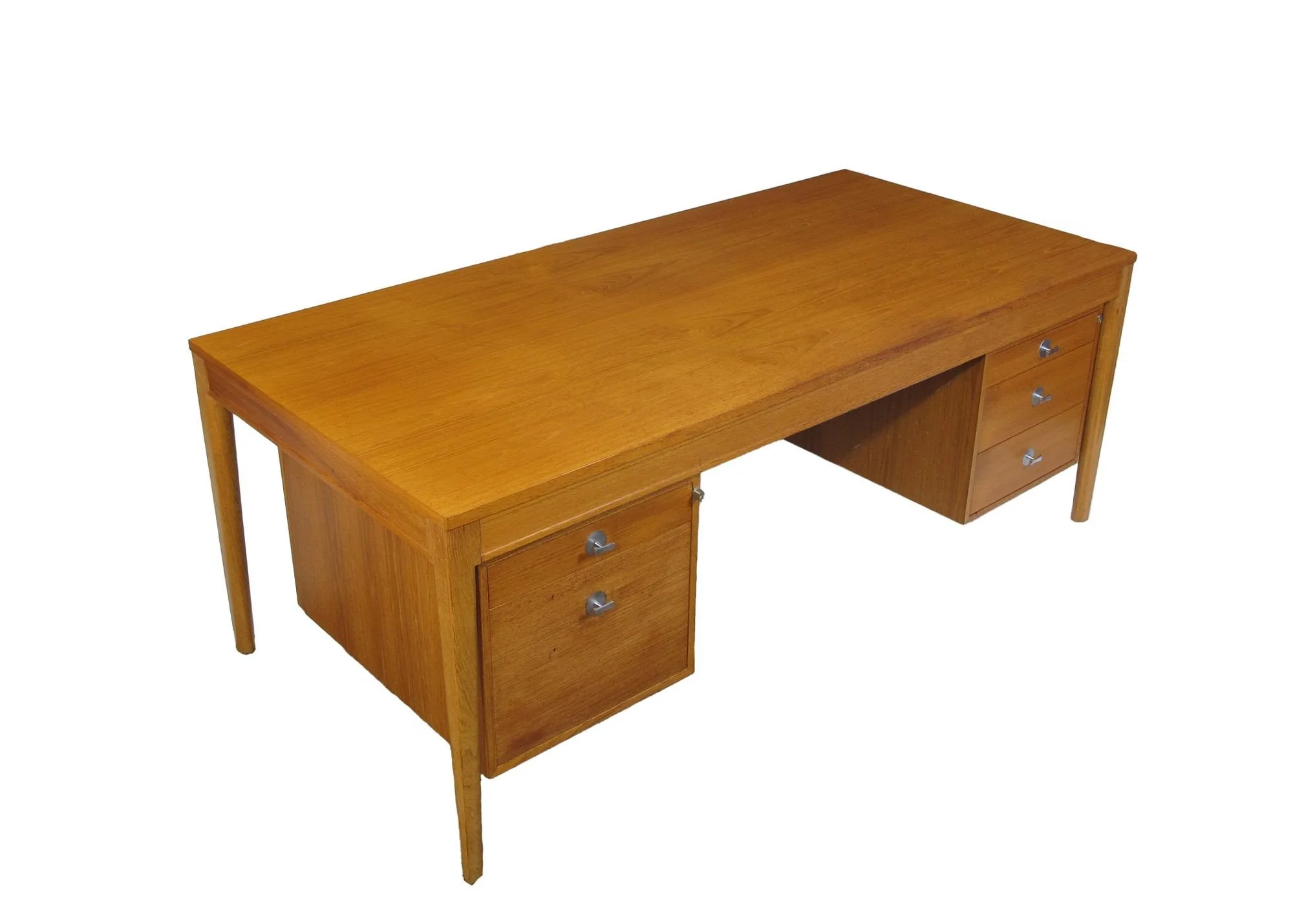 6_desk6.jpeg