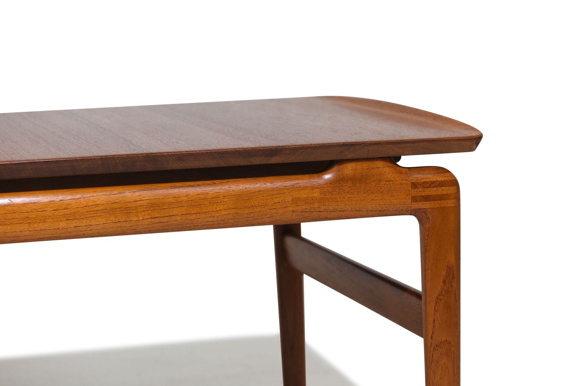 8_Teak_Coffe_table.jpeg