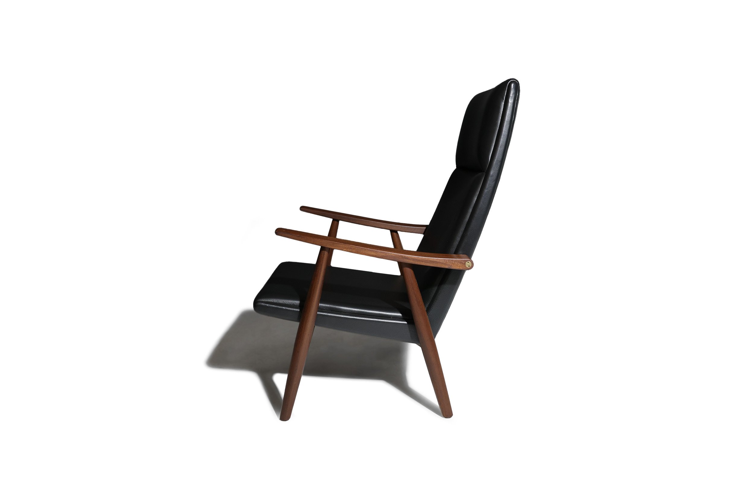 Black leather chair-4.jpg