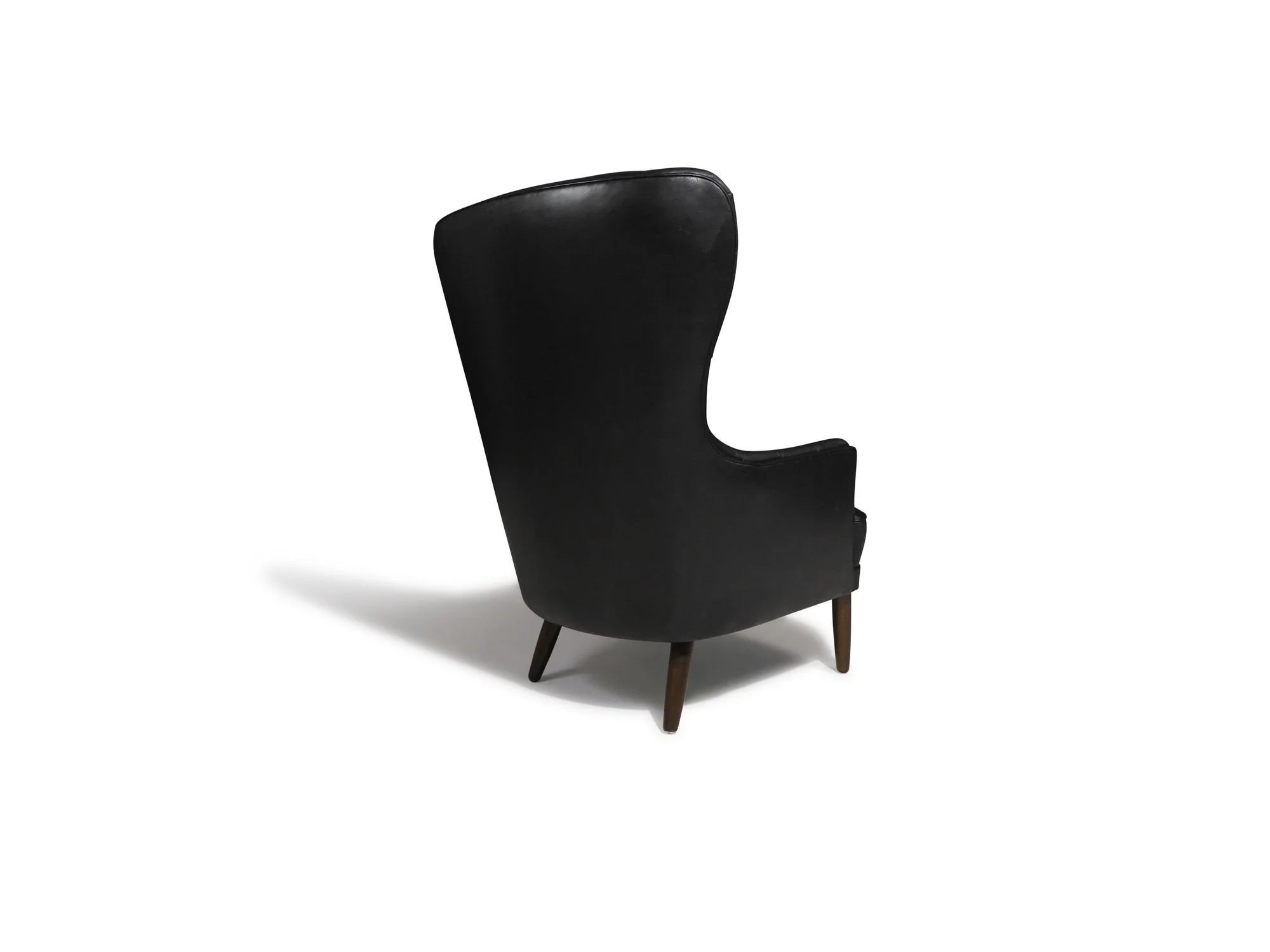 5_Black_Leather_Lounge_Chairs-7.jpeg