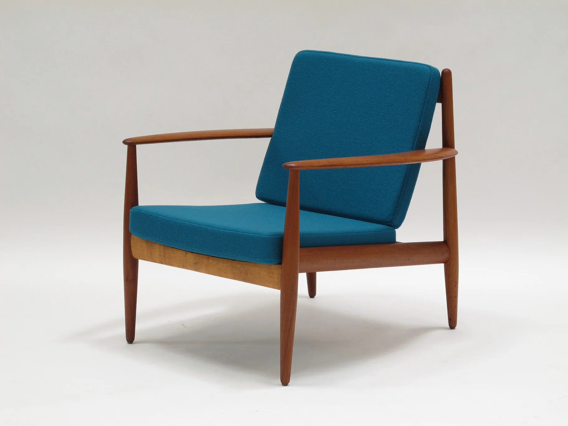 mid century lounge chairs-10.JPG