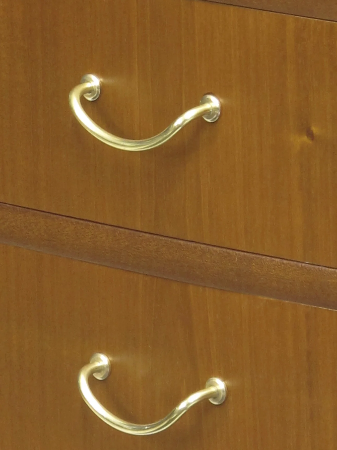 1940's Cuban Mahogany Chest of Drawers 7