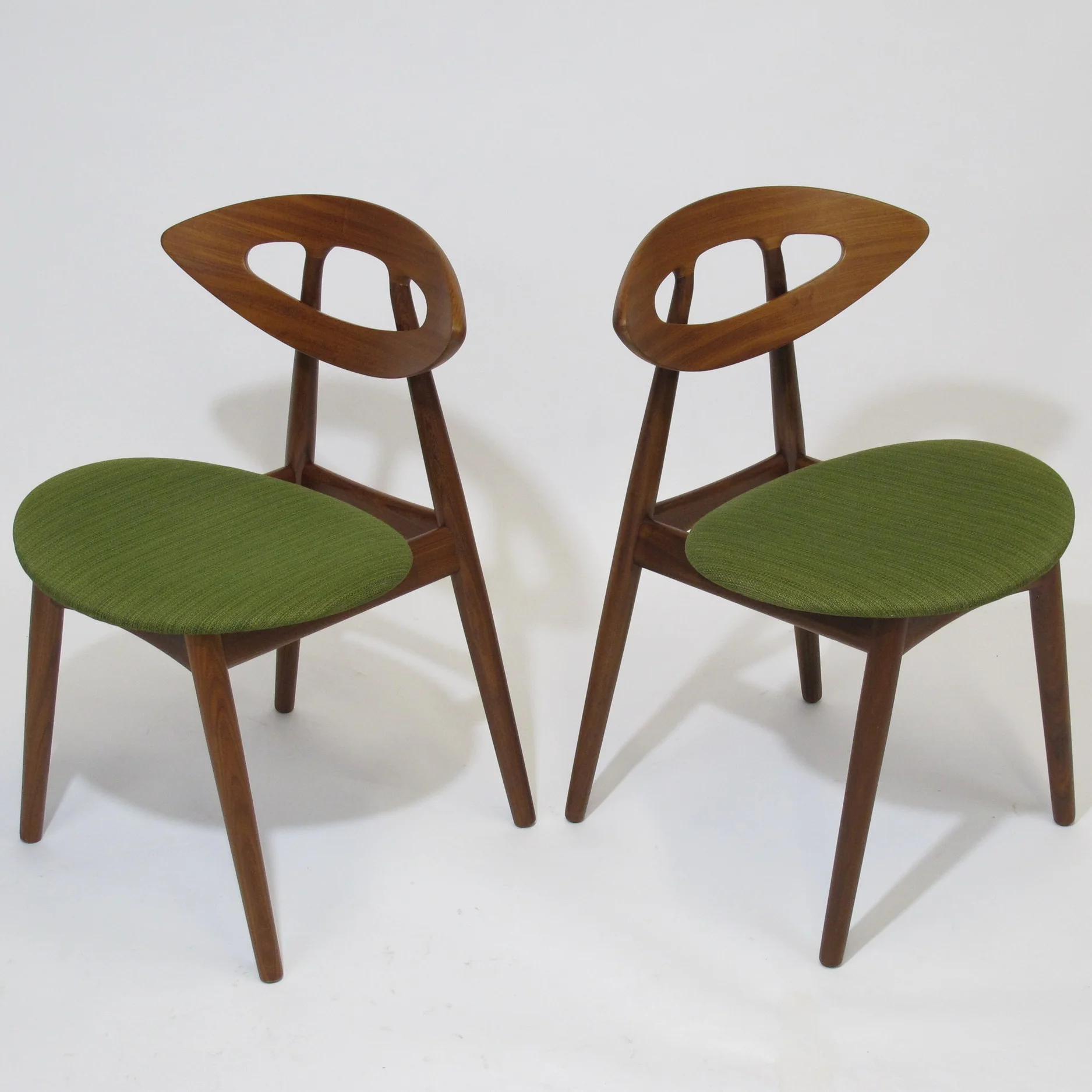Pair of Ejvind A. Johansson Dining "Eye" Chairs 2
