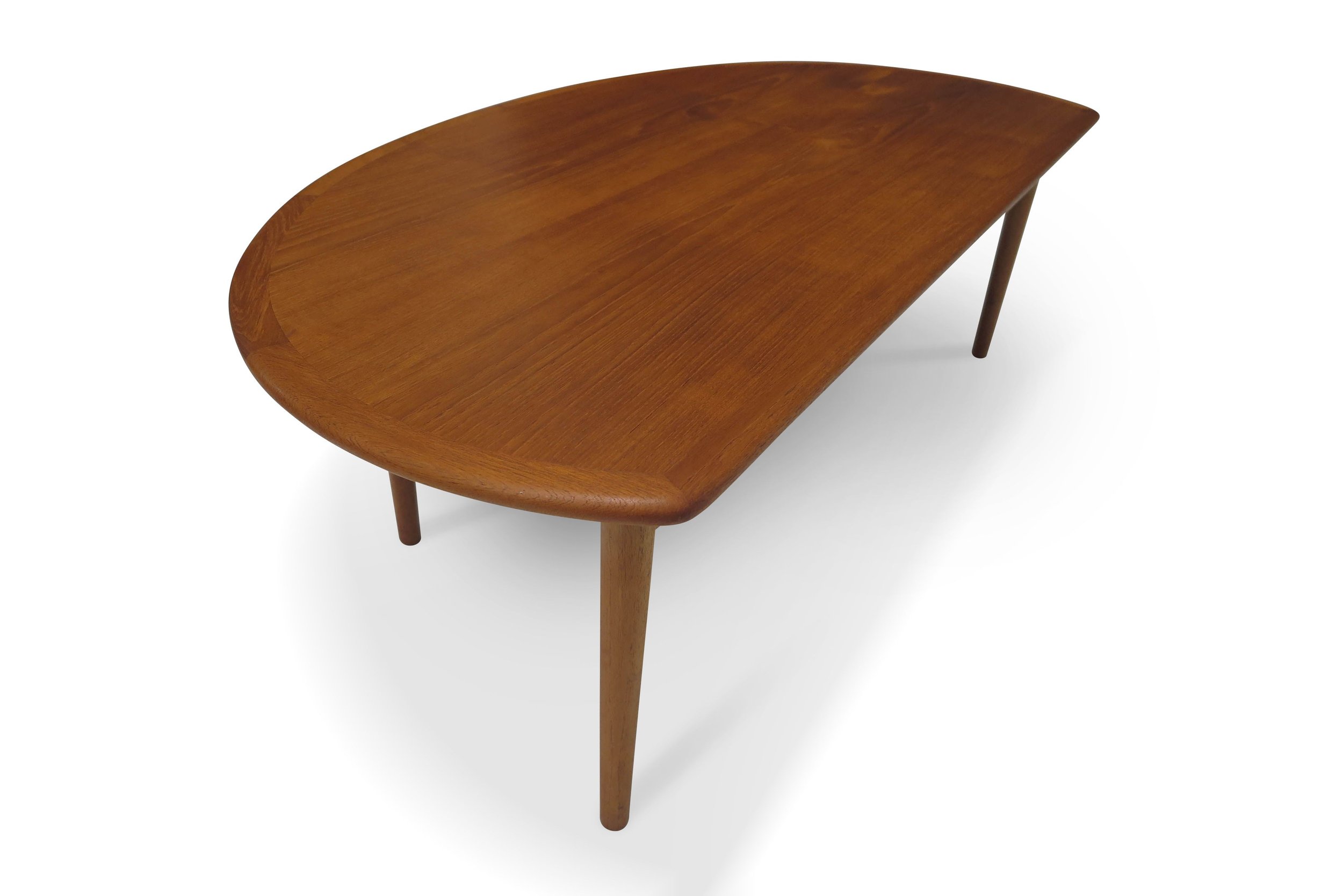 5_chrishowardinc-antiquesandmodern-8181.jpeg