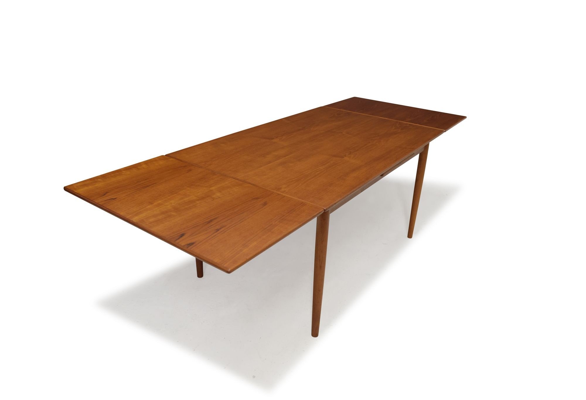 4_Teak_Dining_Table-5.jpeg