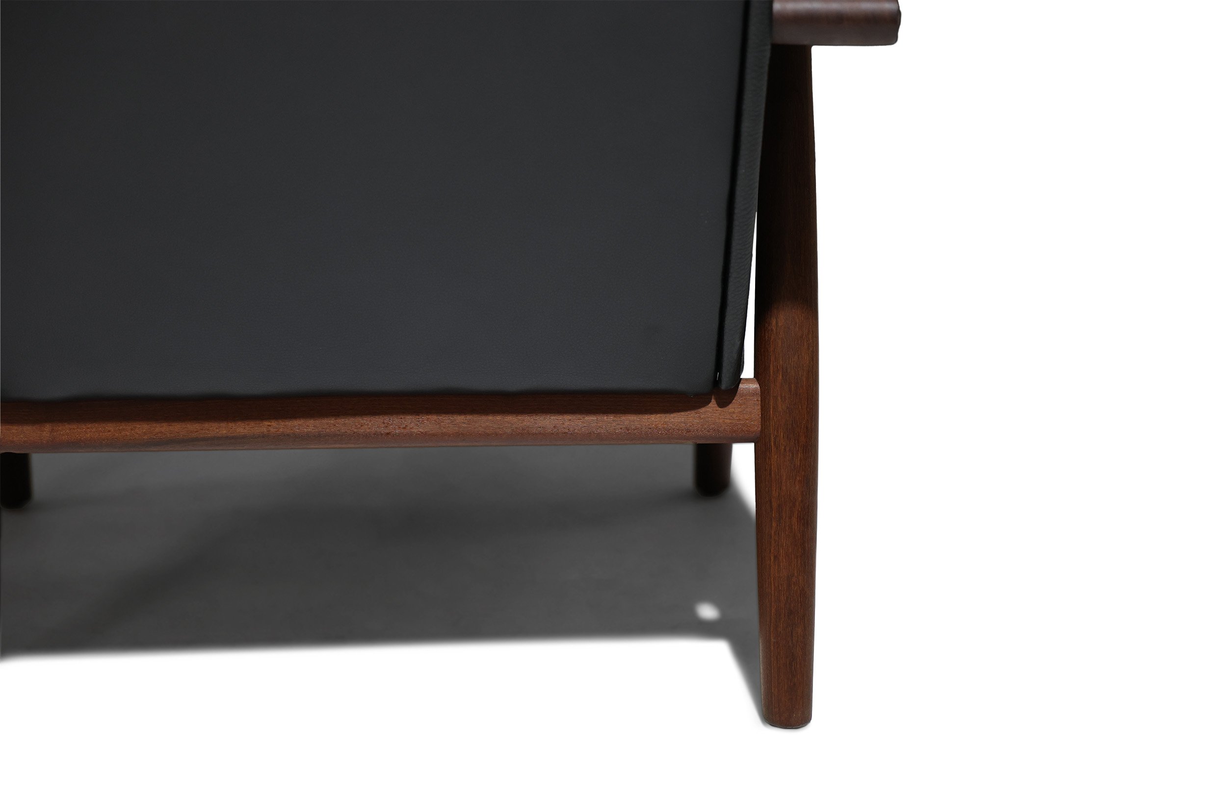 Black leather chair-8.jpg