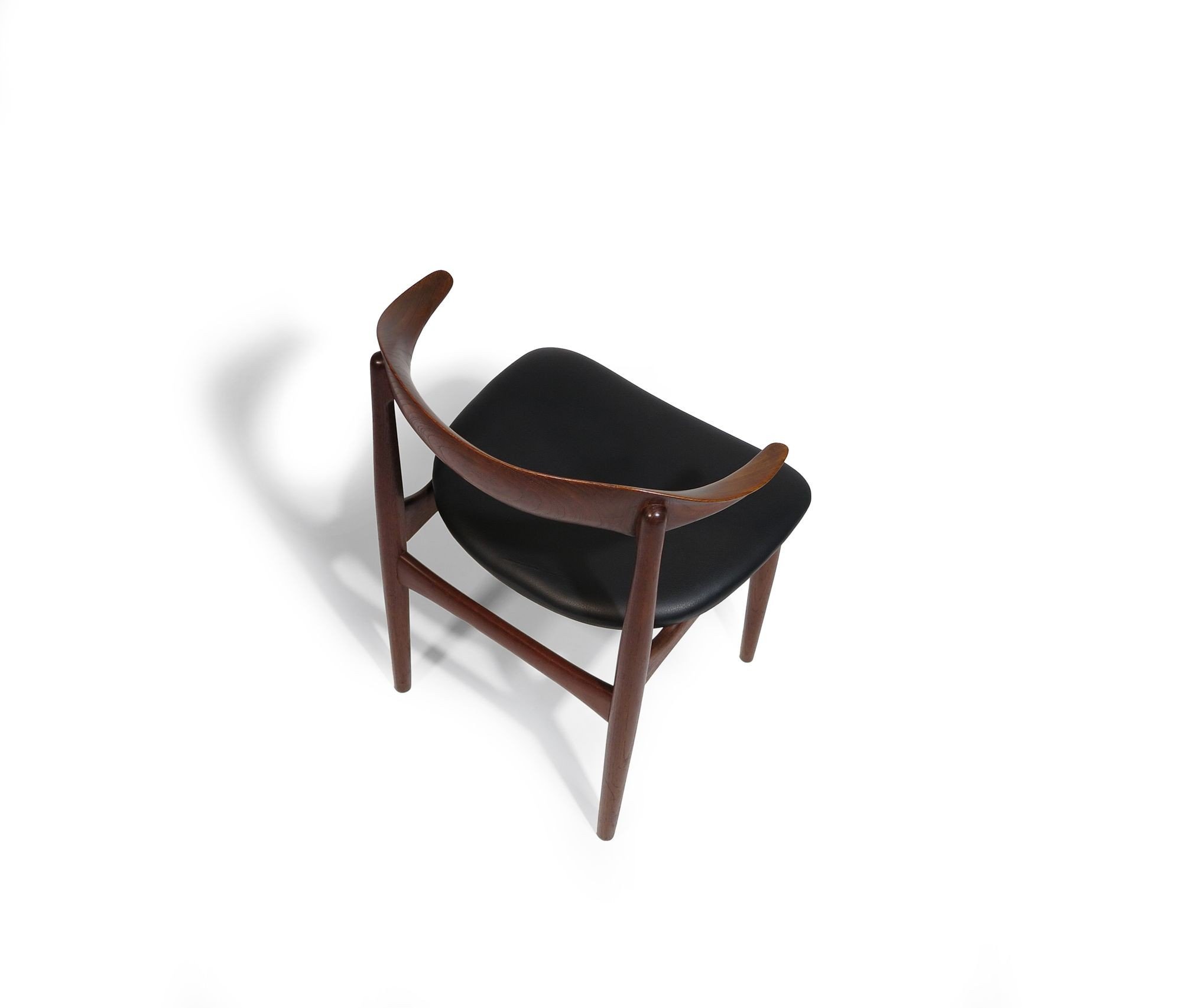 11_Curved_back_chairs-10.jpeg