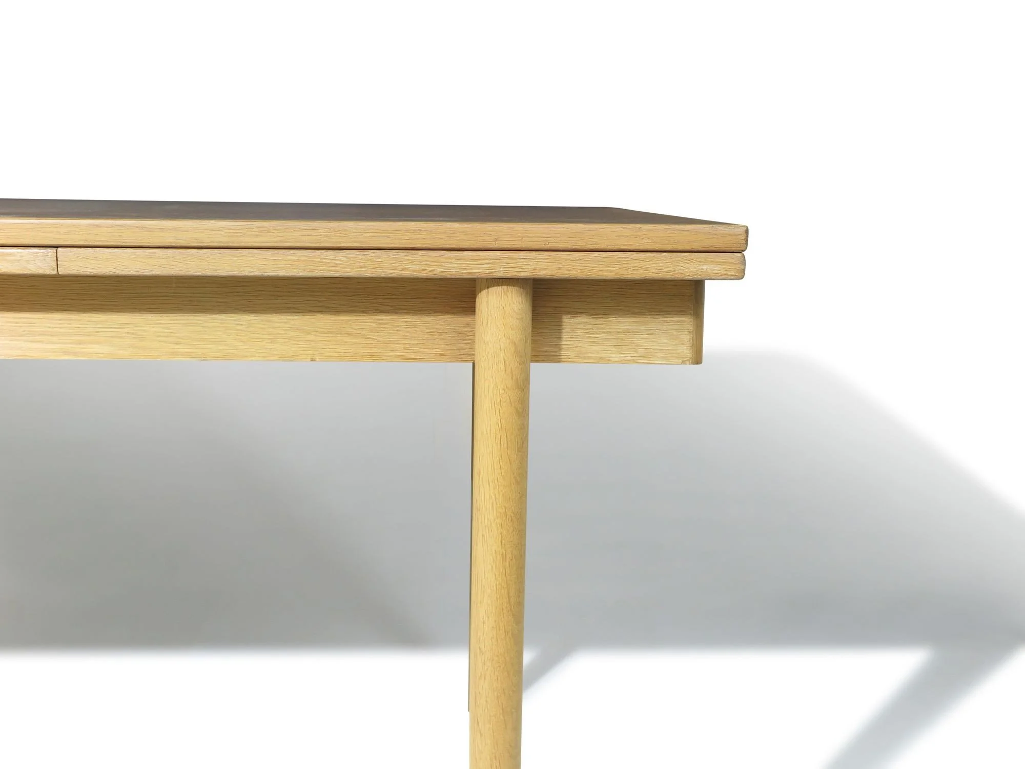 3_White_Oak_Dining_Table-3.jpeg
