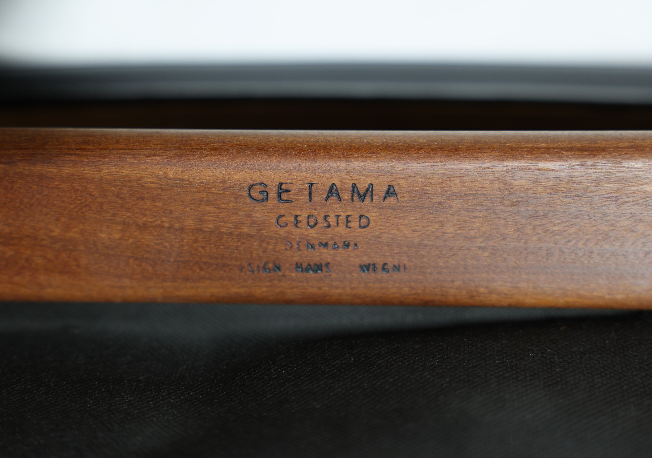 Black leather chair-12.jpg