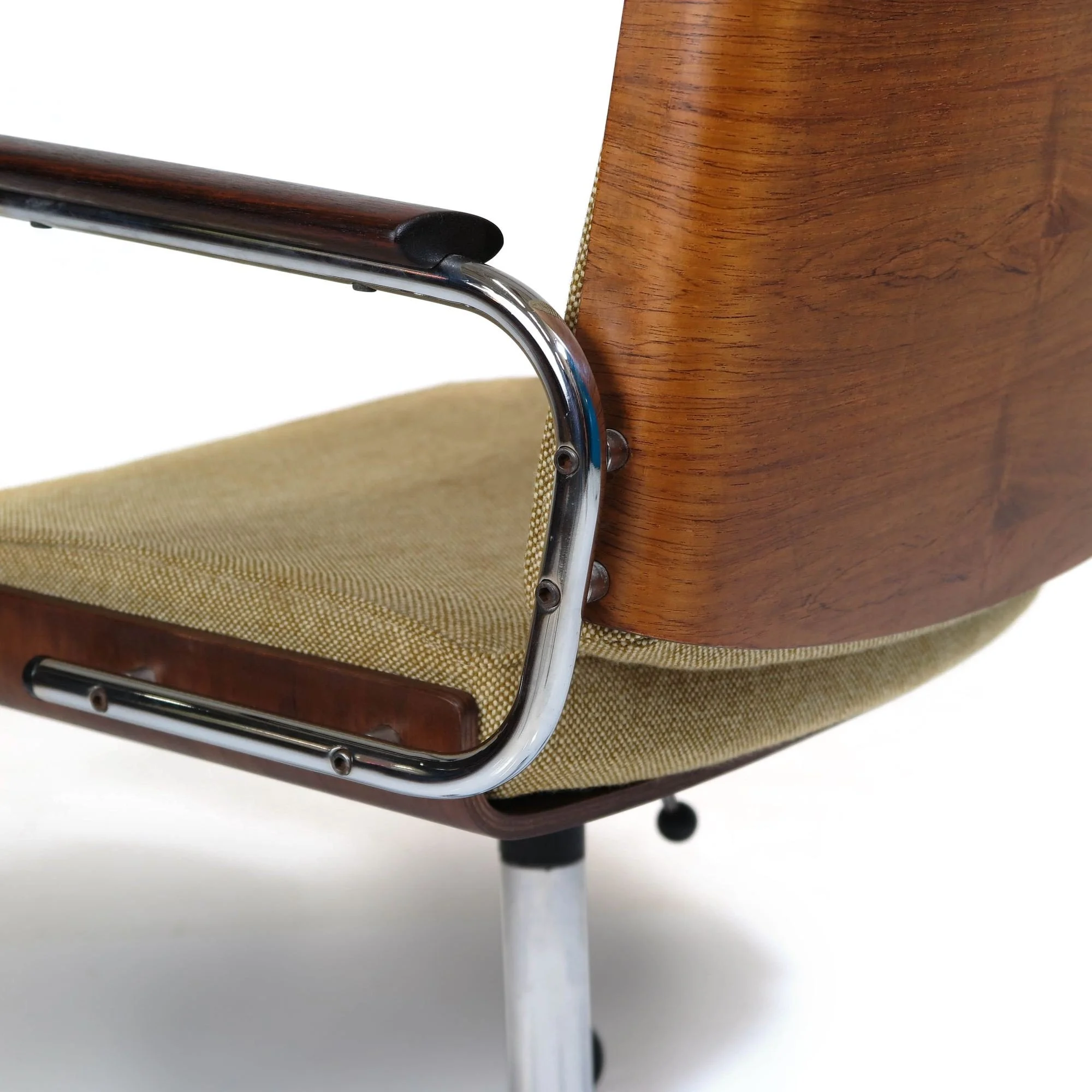 9_desk_chair-9.jpeg