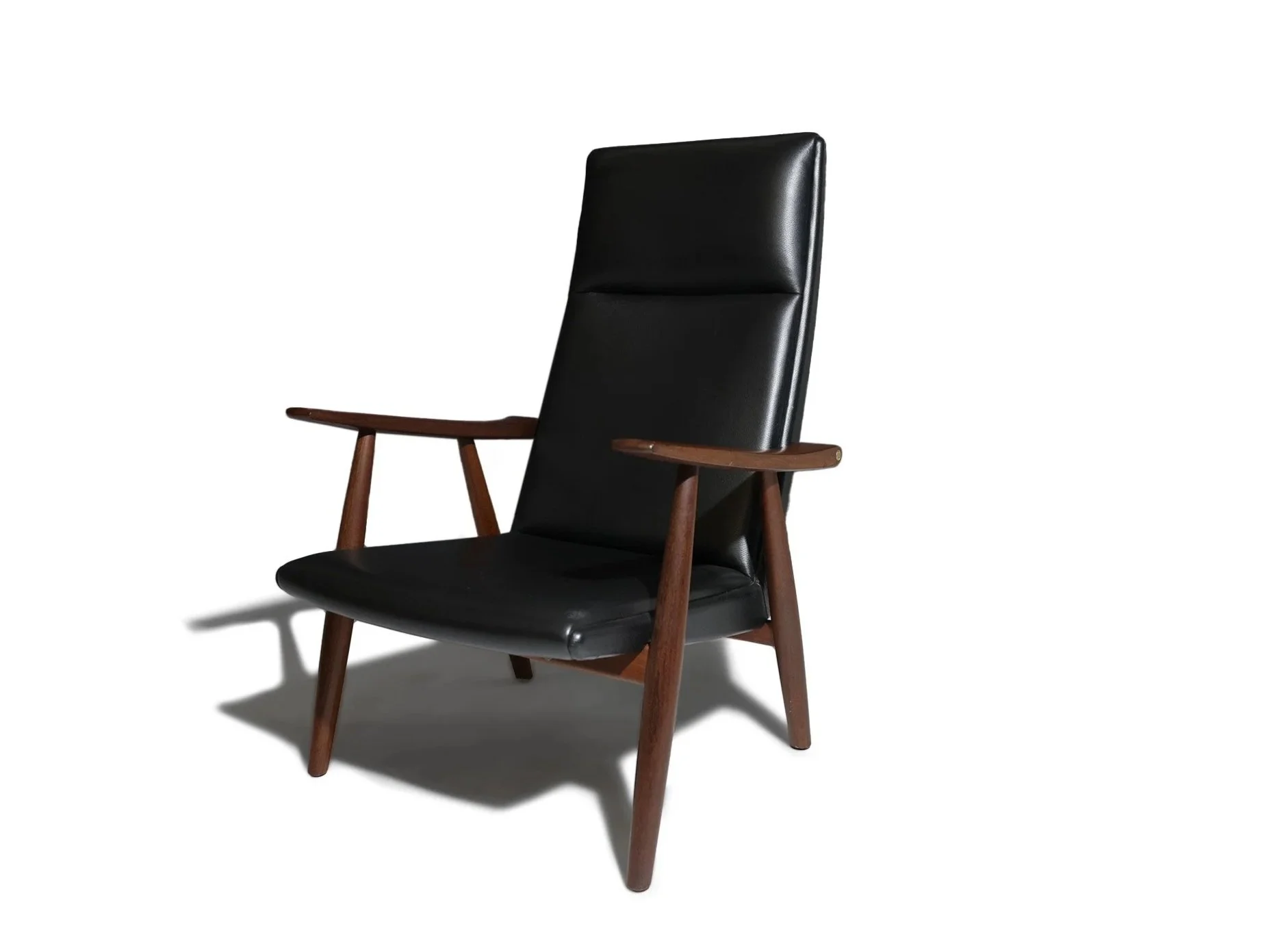 Black+leather+chair-2.jpg