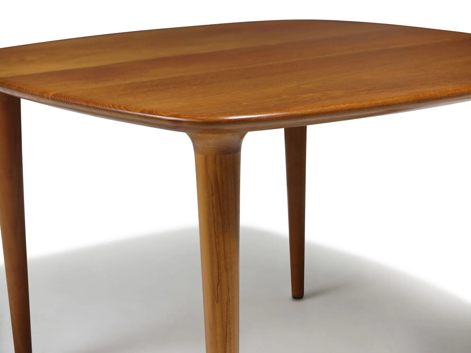 14_set_of_3_coffee_tables-13.jpeg