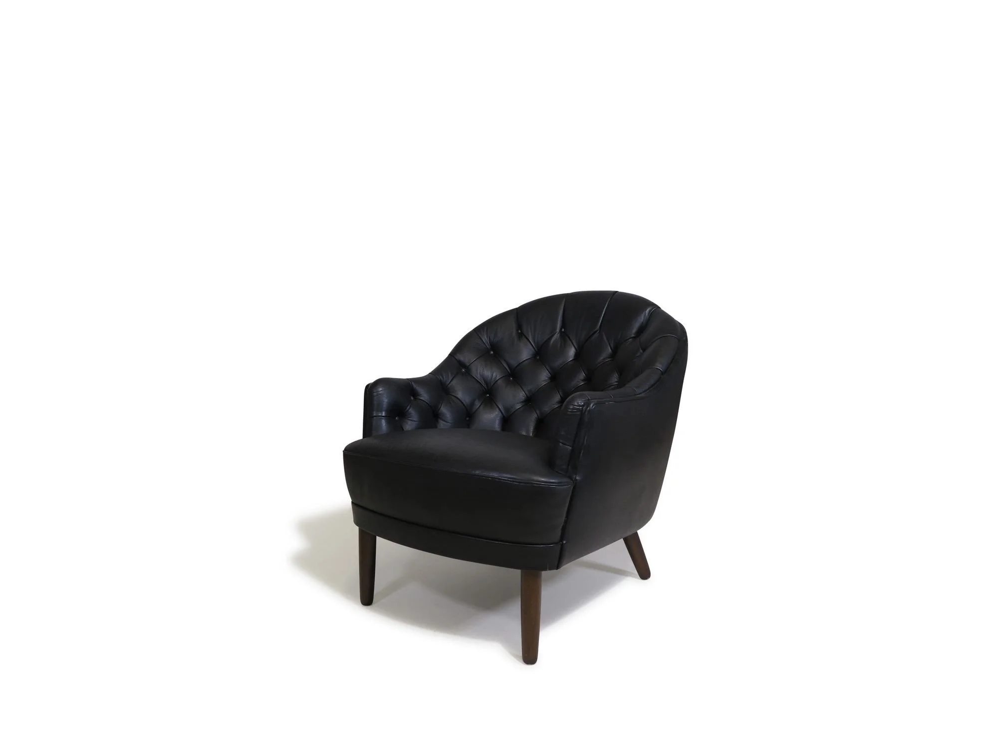 3_Black_Leather_chairs-3.jpeg